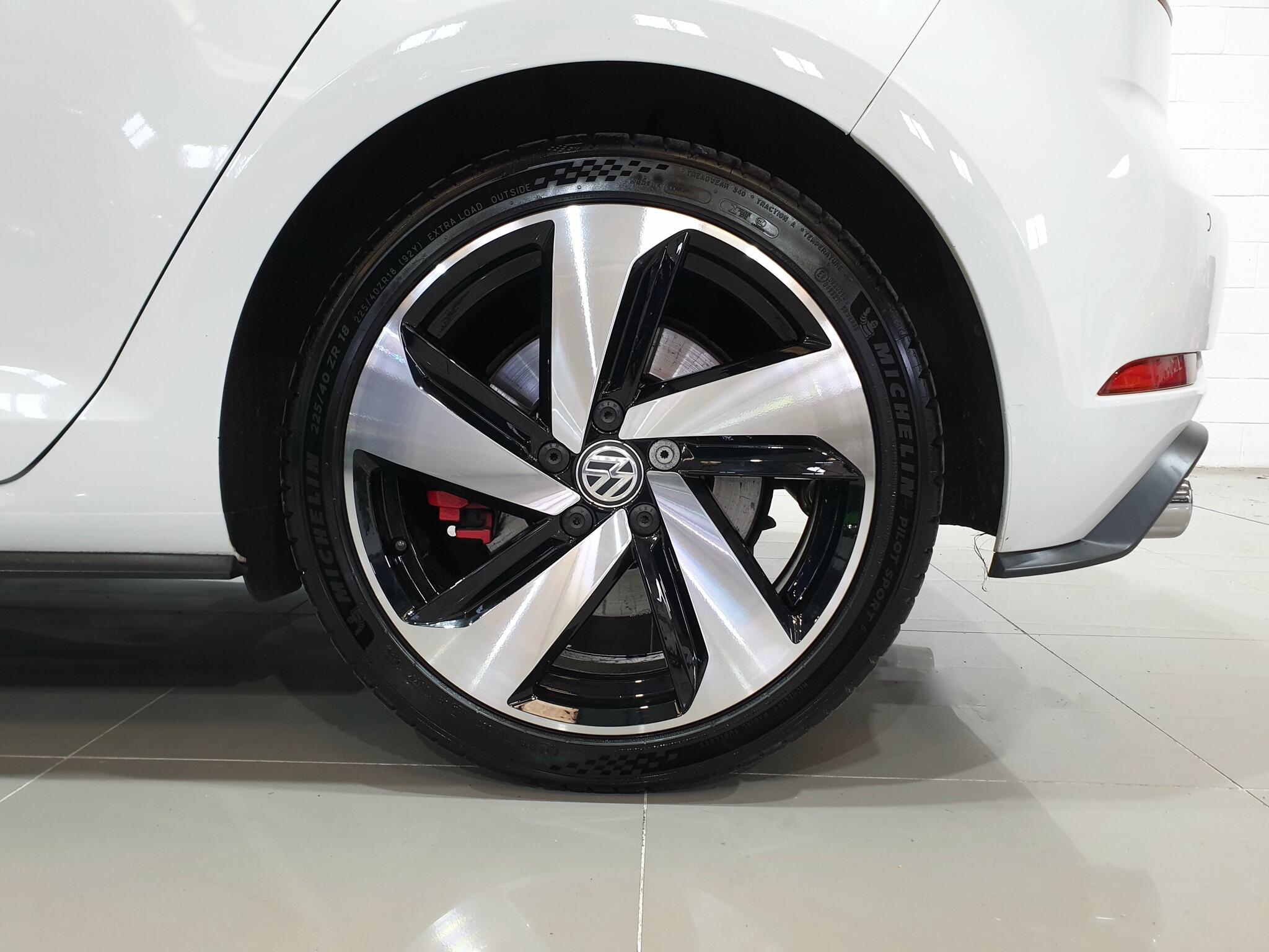 Volkswagen Golf view 41