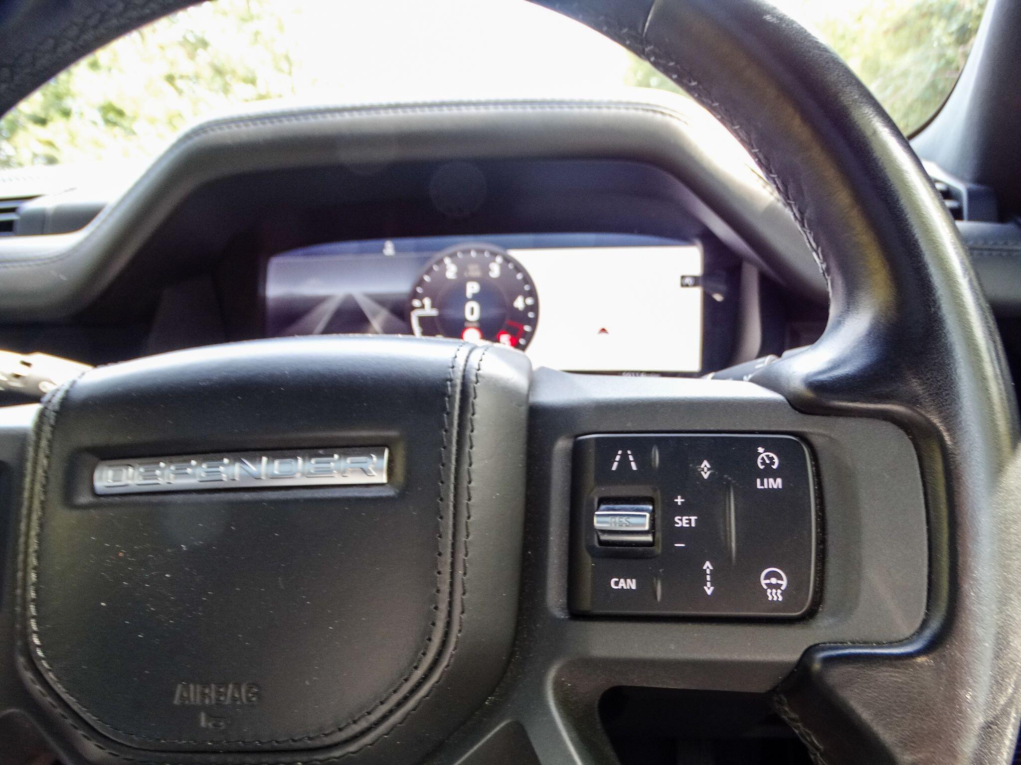 Land Rover Defender 110 view 34