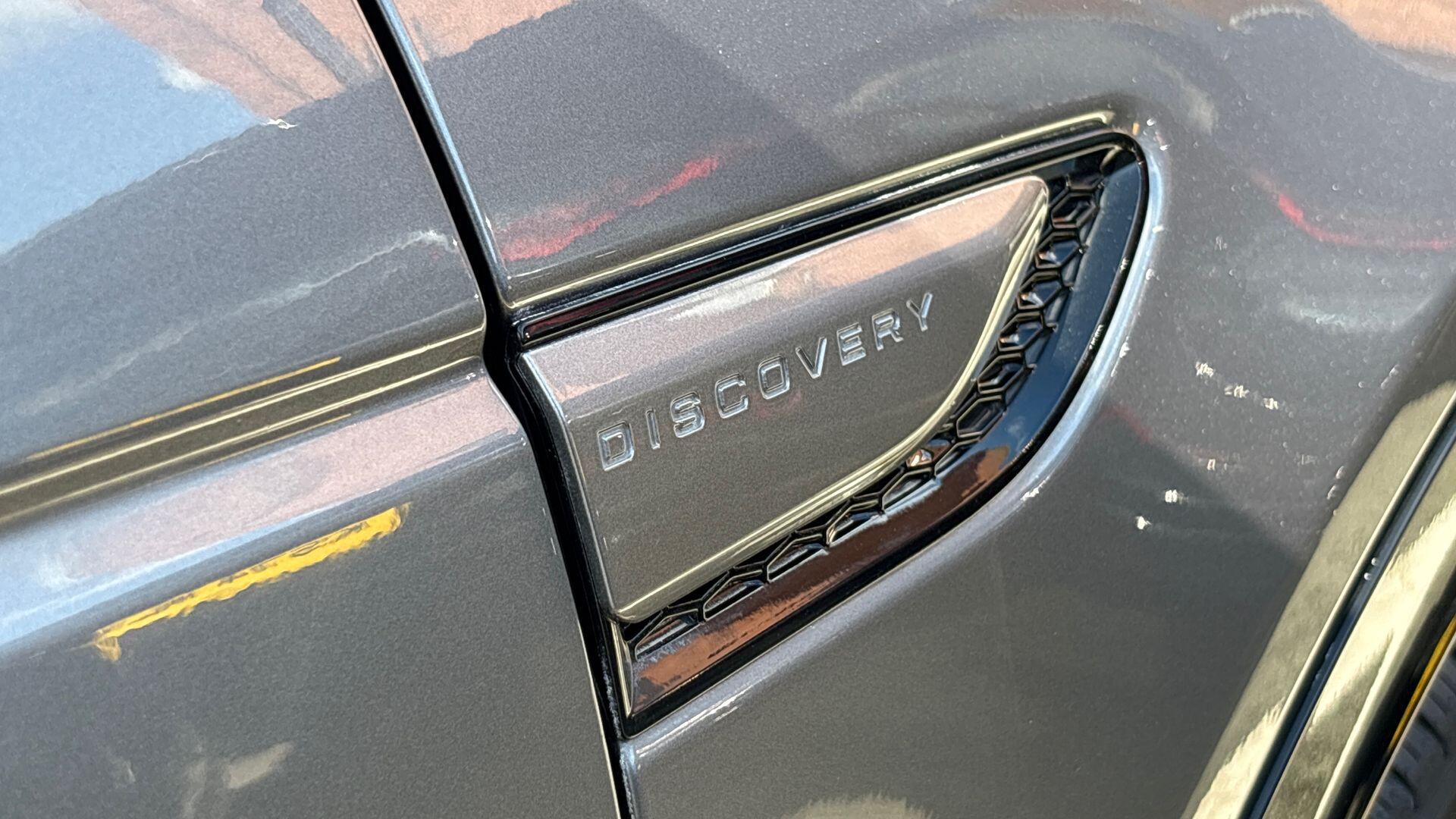 Land Rover Discovery Sport view 24
