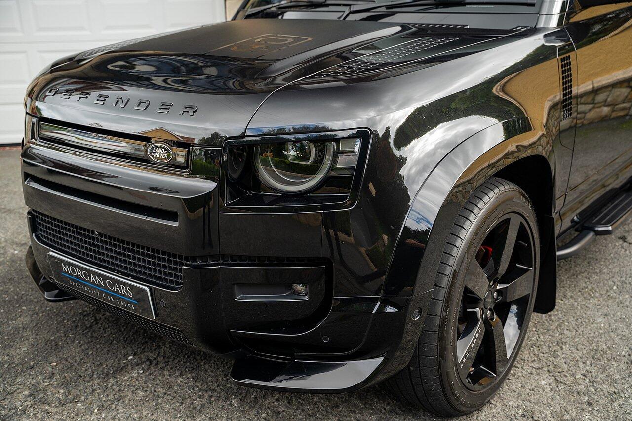 Land Rover Defender view 38