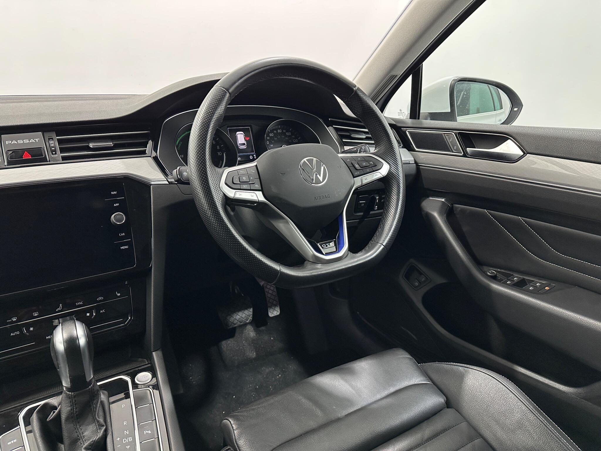 Volkswagen Passat view 12