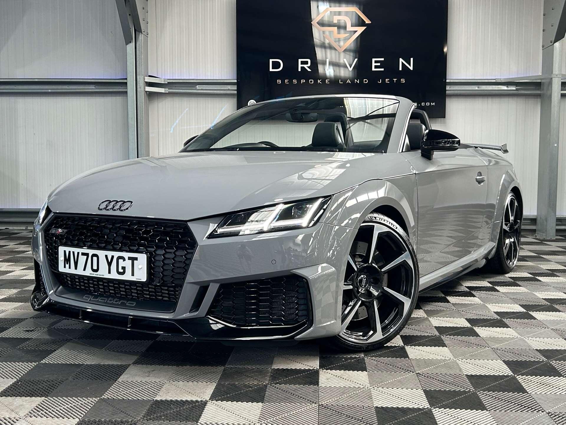 Audi TT RS view 13
