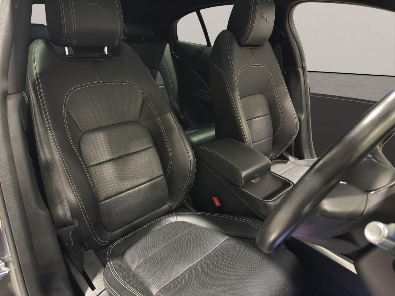 Jaguar I-Pace view 10