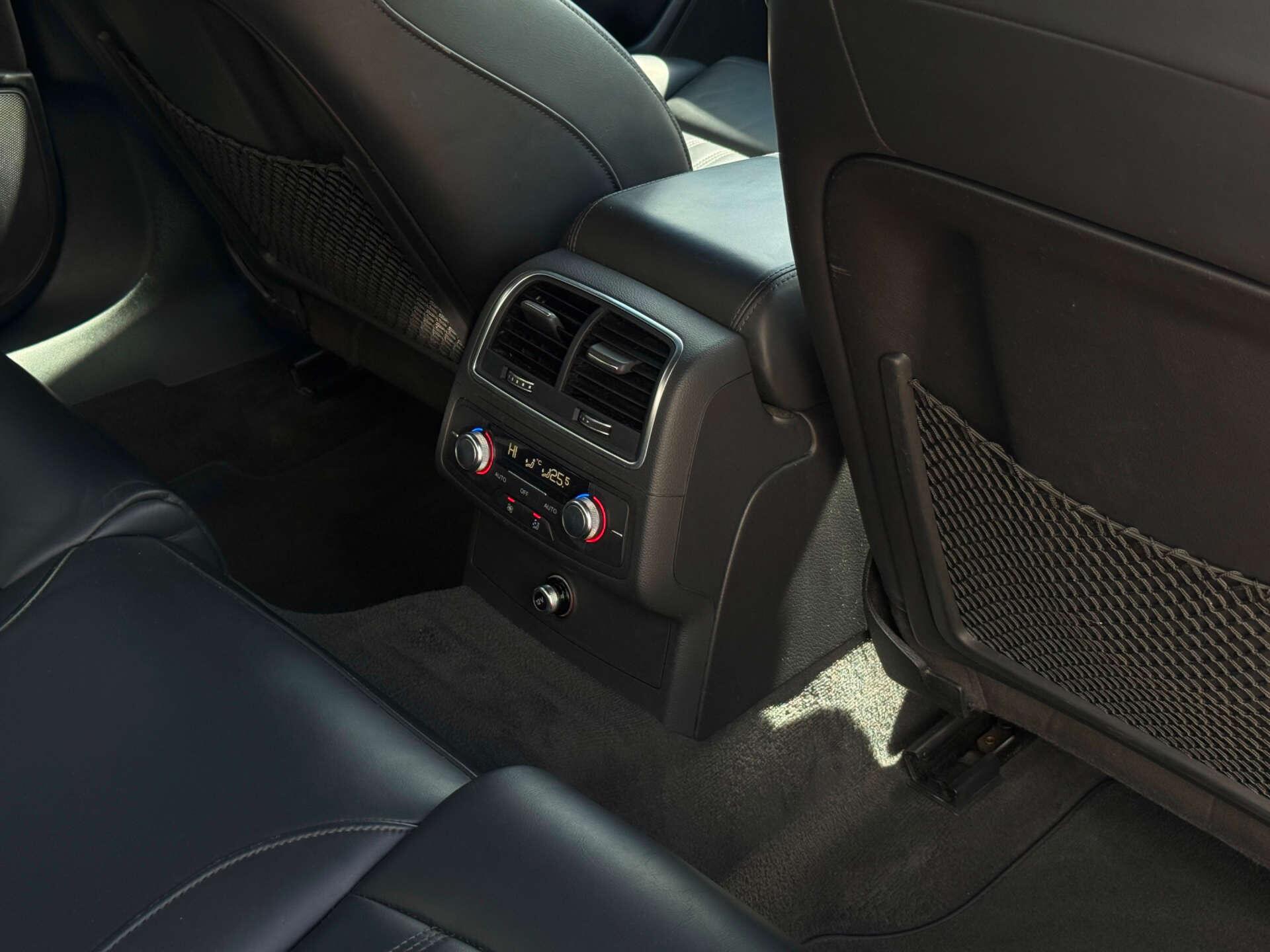 Audi A6 Saloon view 28
