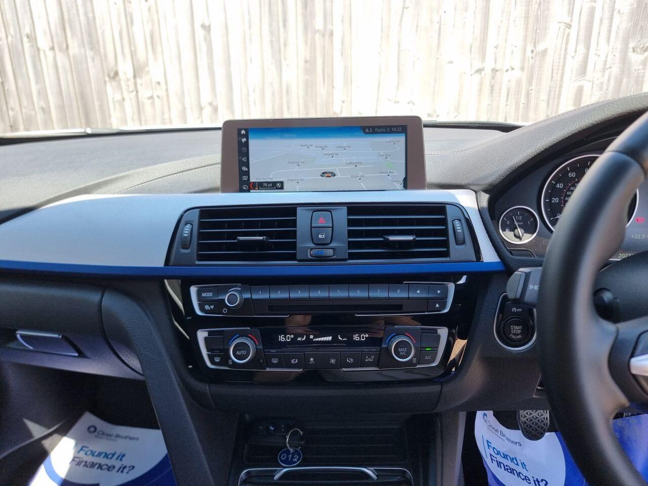 BMW 3 Series view 26