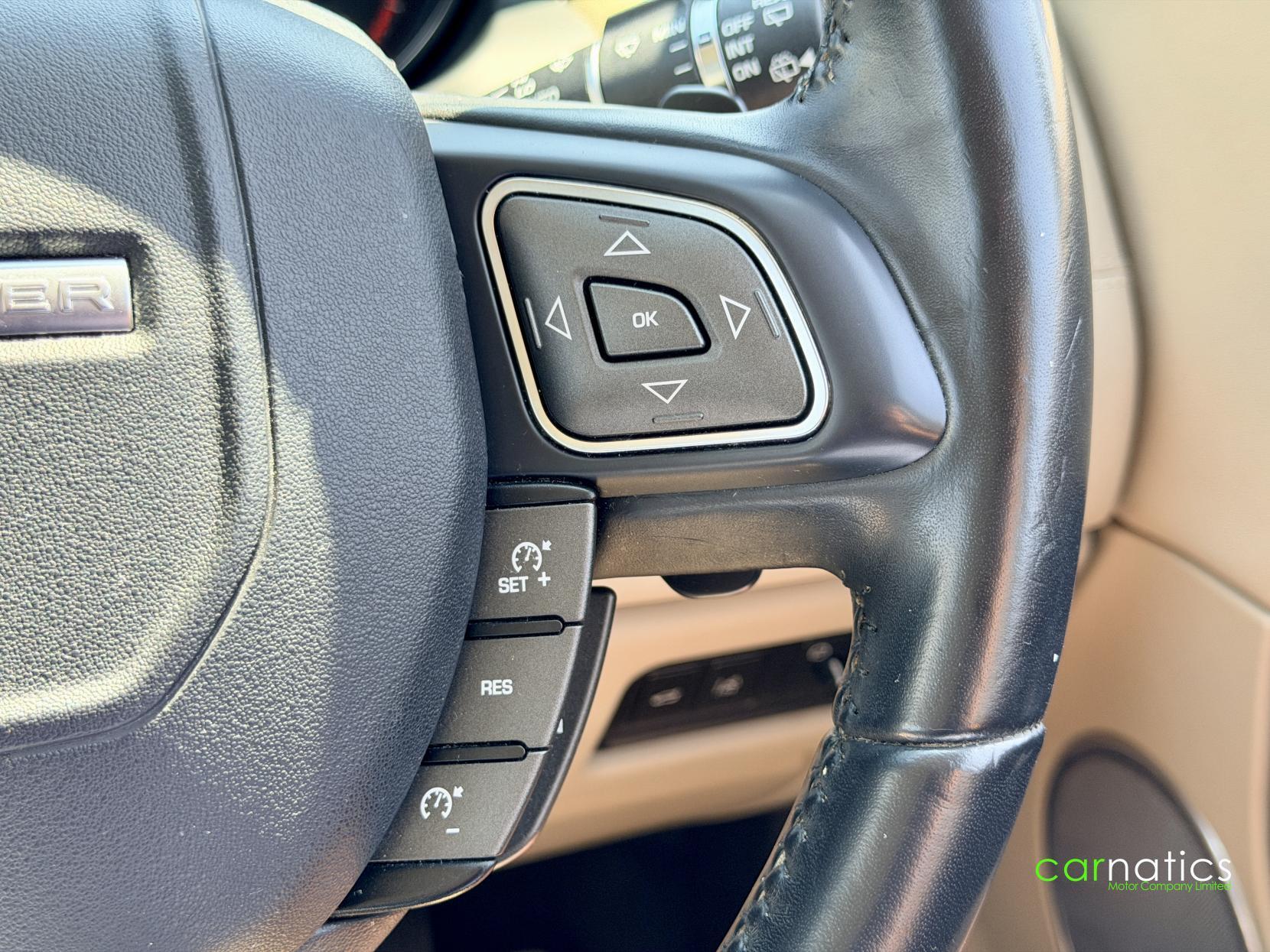 Land Rover Range Rover Evoque view 35