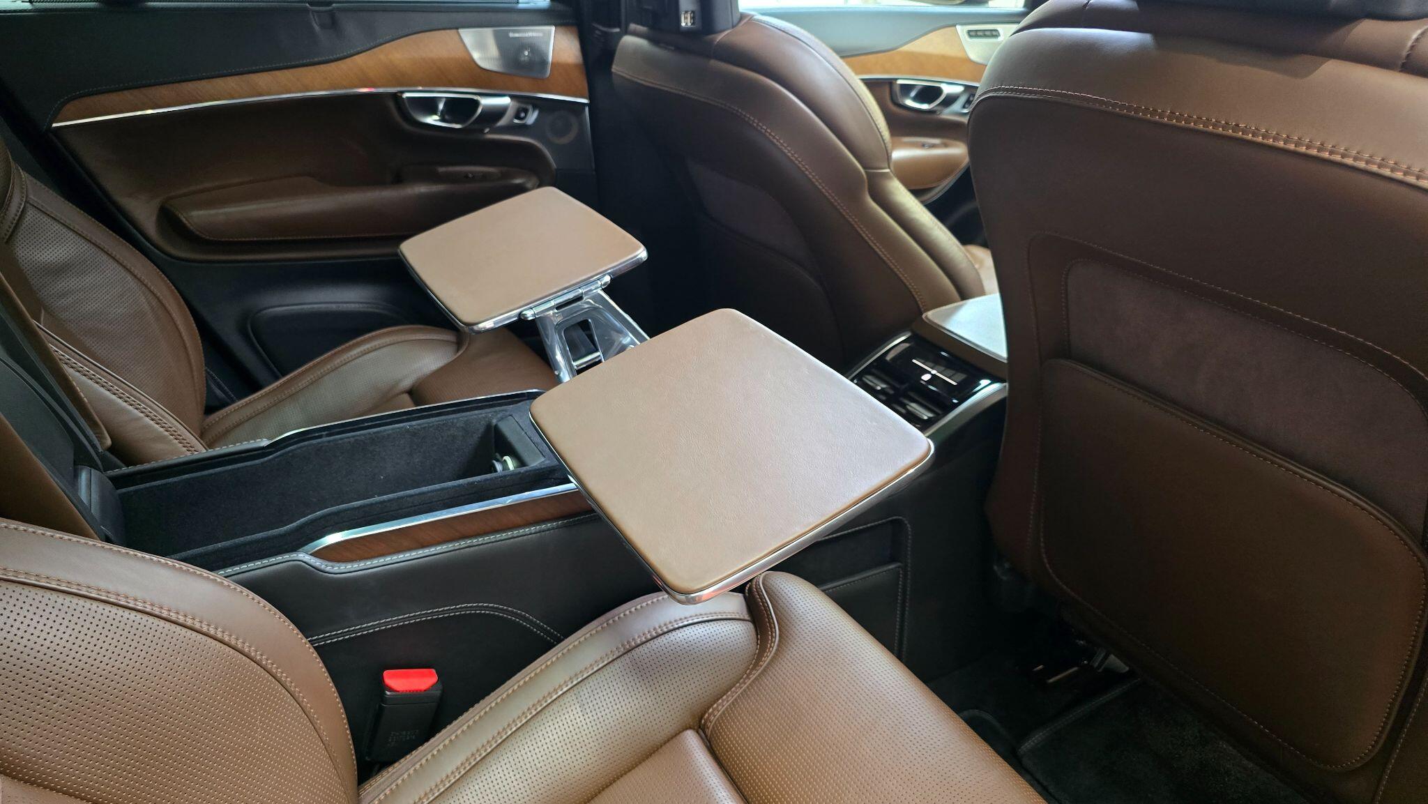 Volvo XC90 view 25