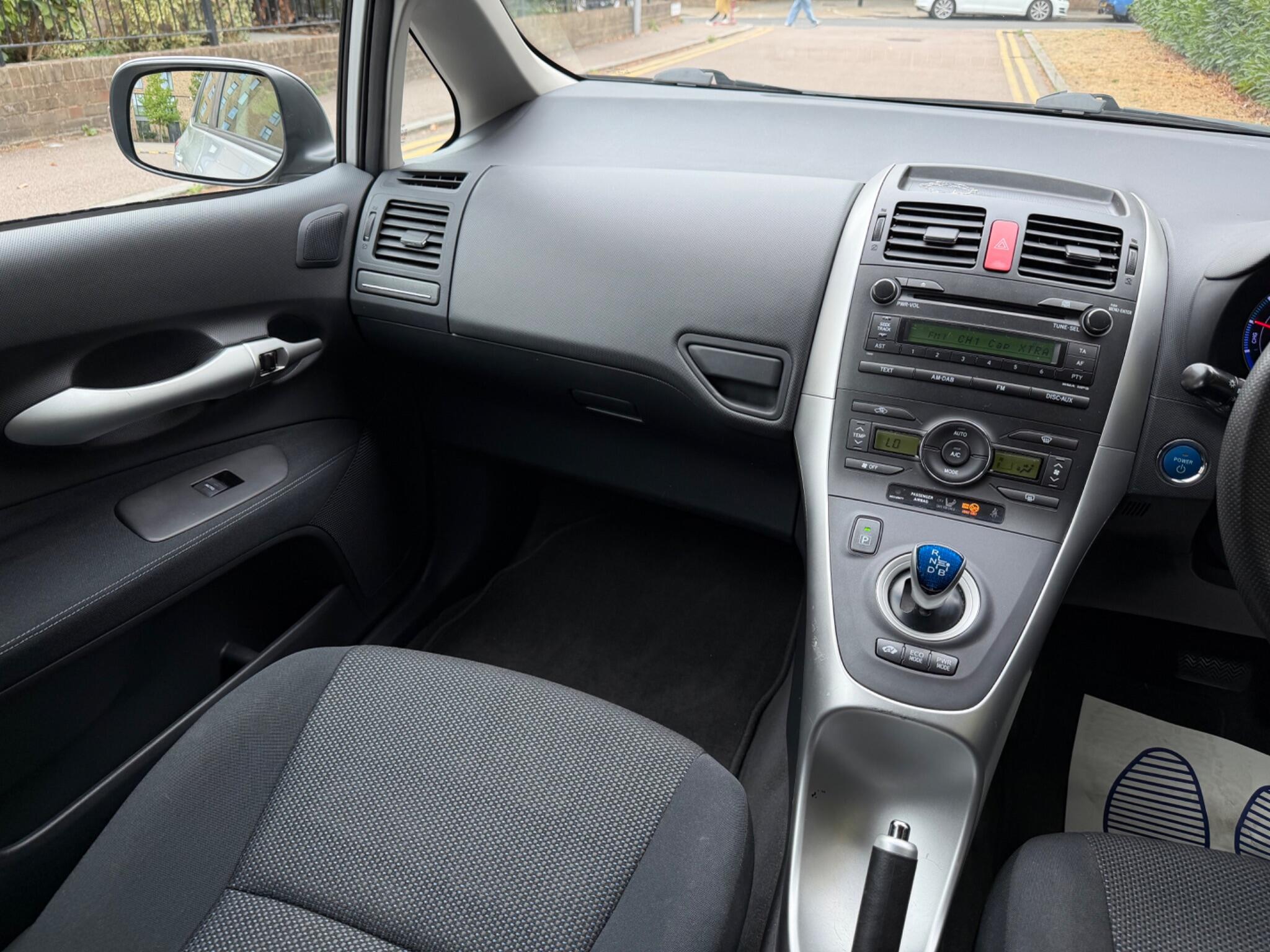 Toyota Auris view 21