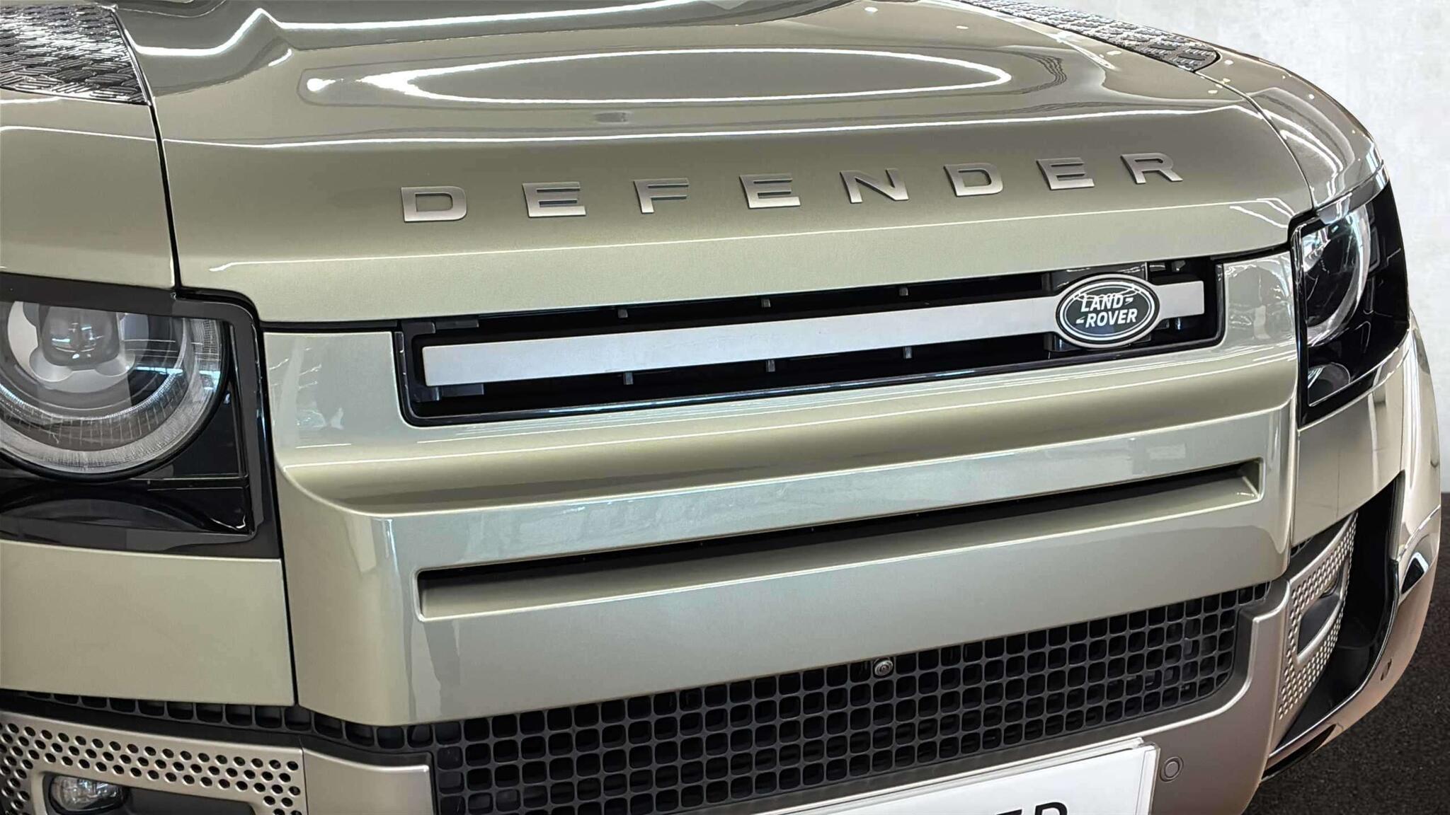 Land Rover Defender view 21