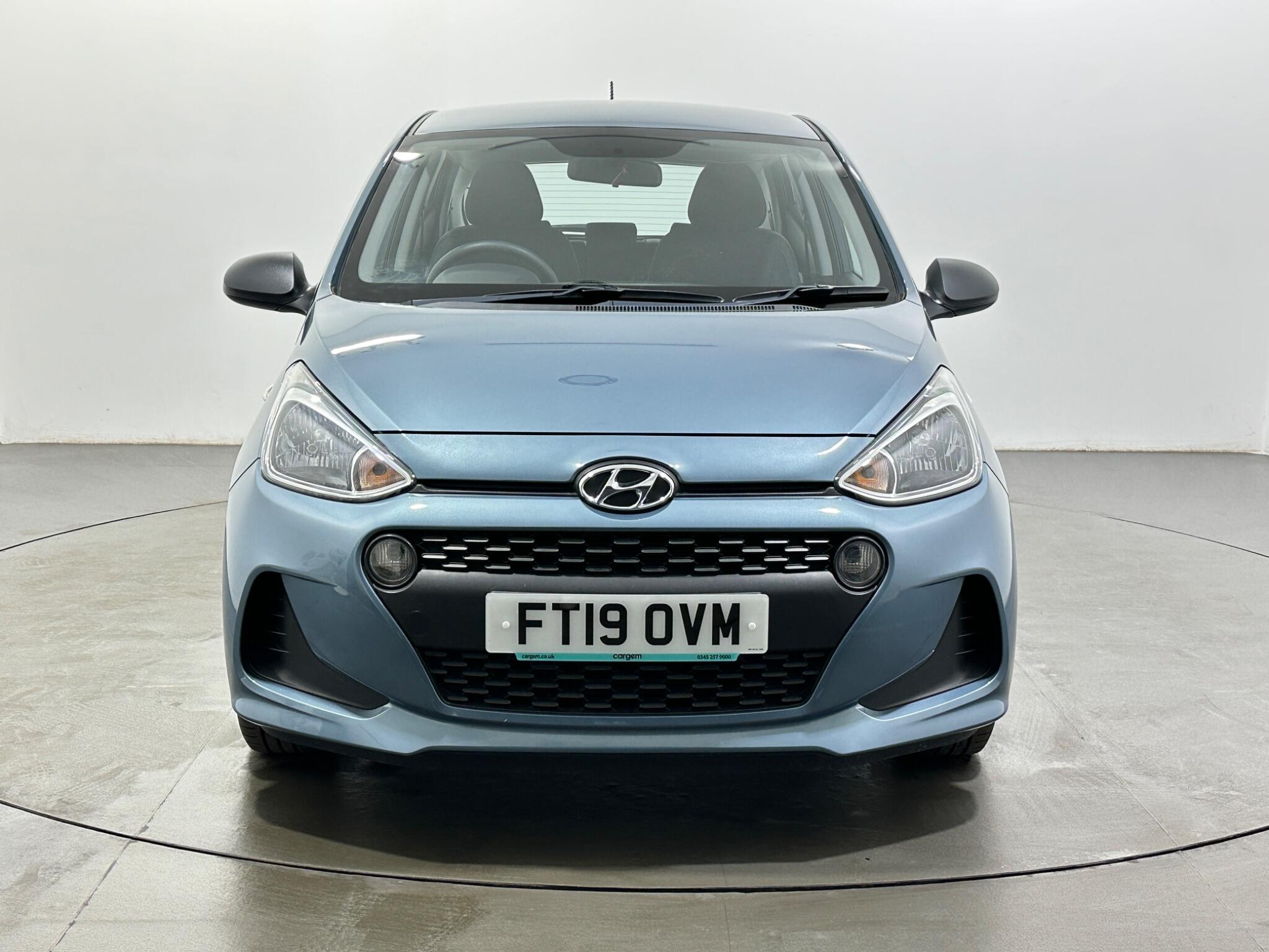 Hyundai i10 view 3