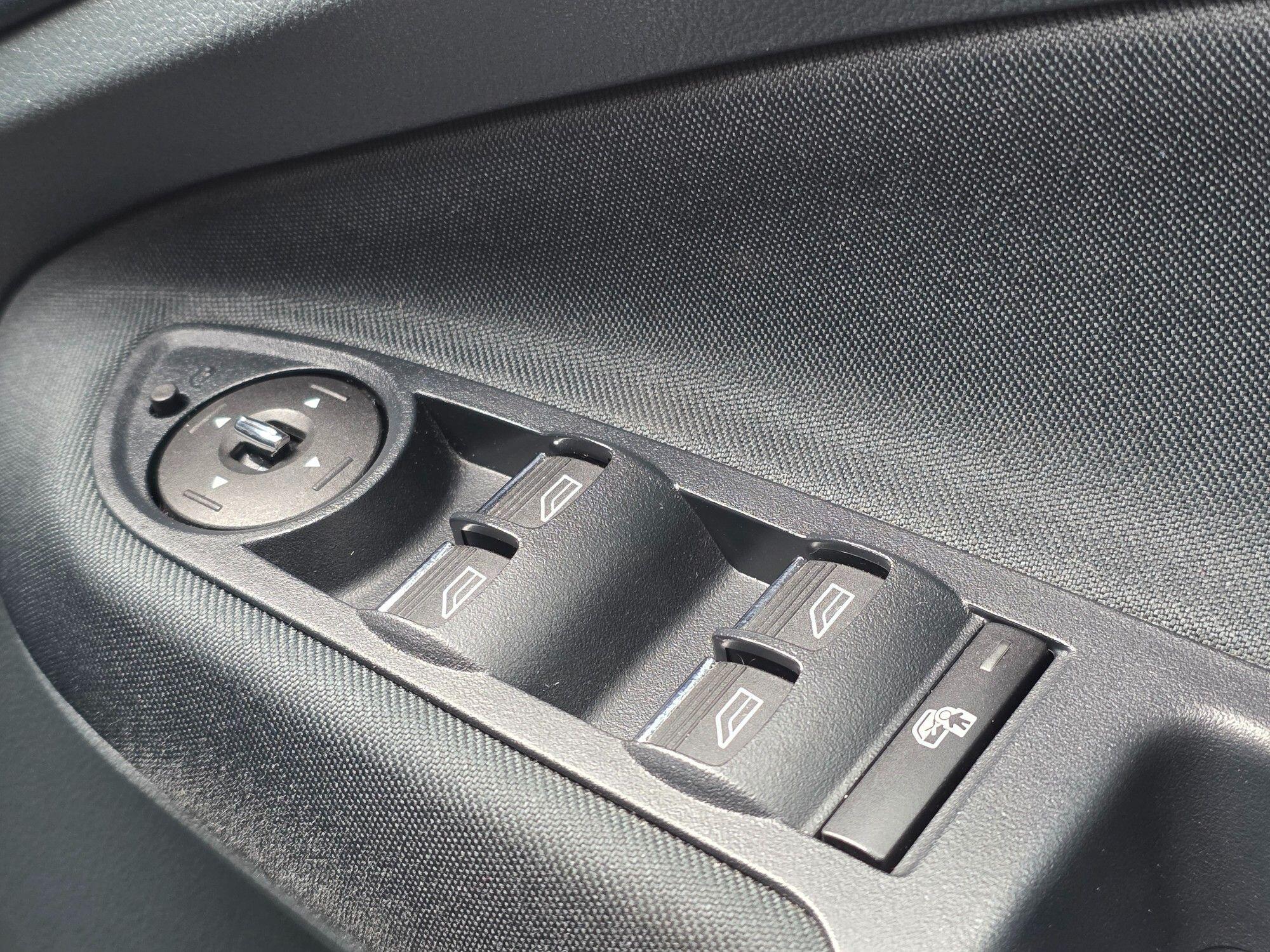 Ford Grand C-Max view 37