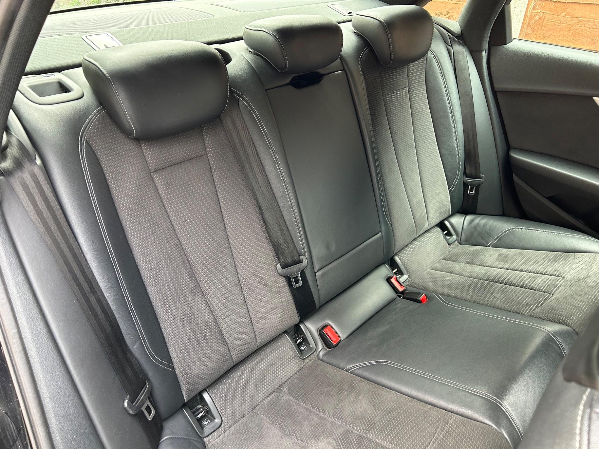 Audi A4 view 24