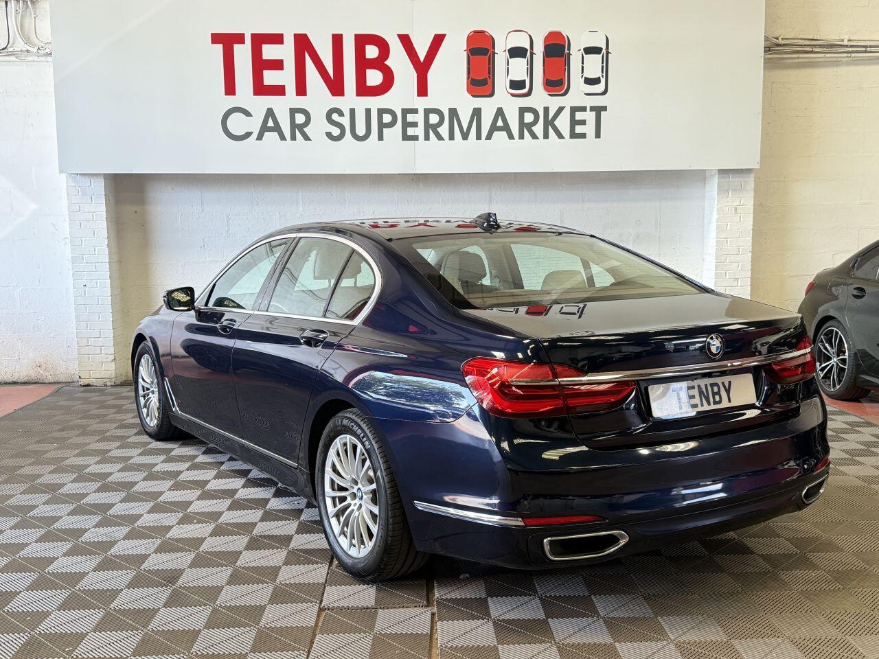 BMW 7 Series view 7