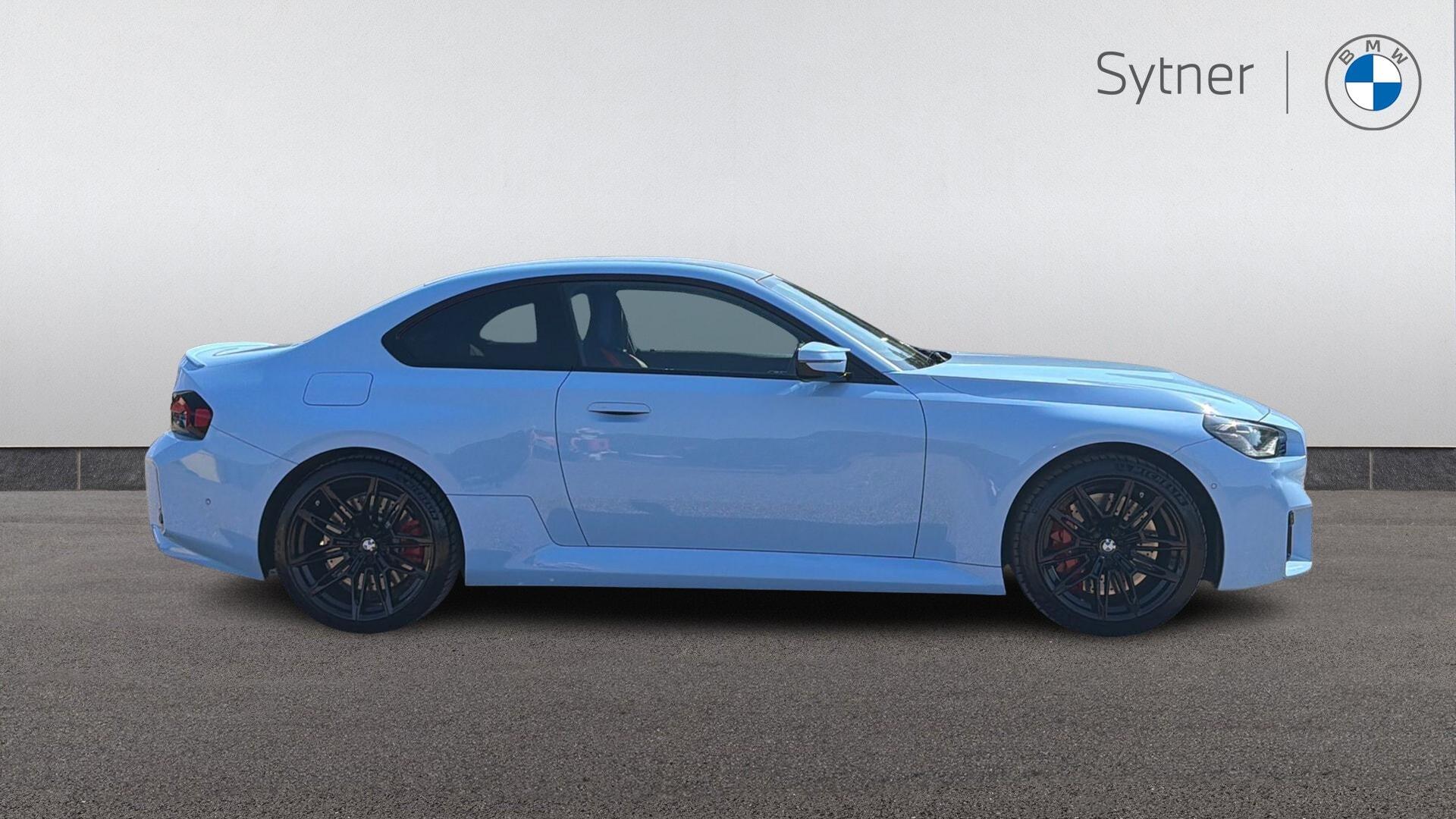 BMW M2 view 3