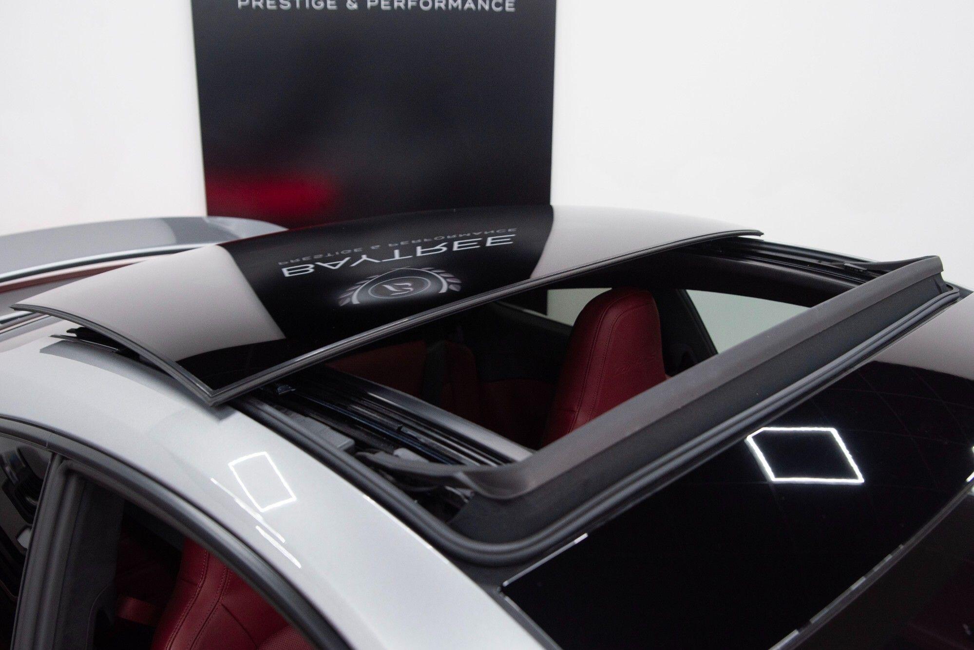 Porsche 911 view 17