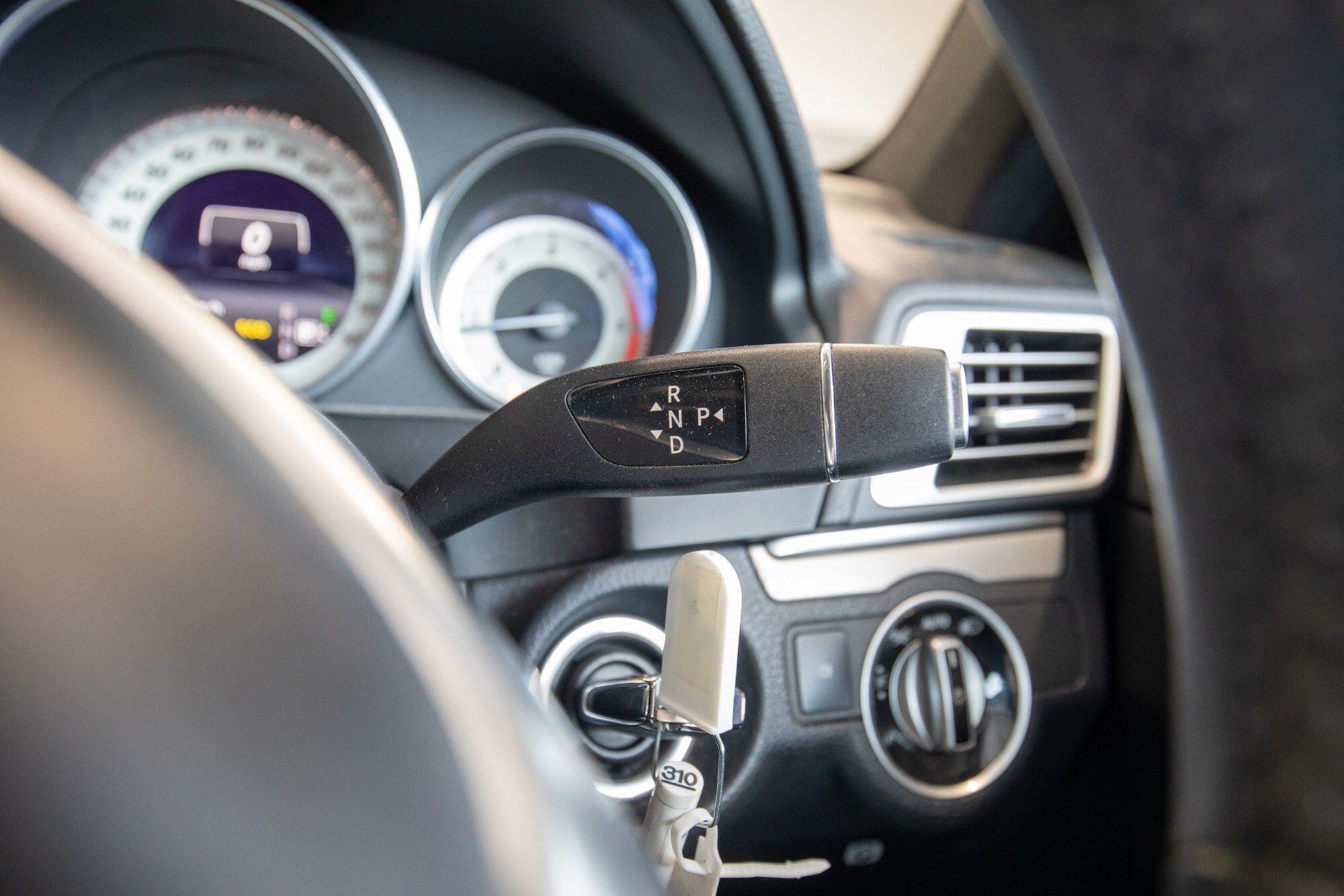 Mercedes-Benz E-Class view 27
