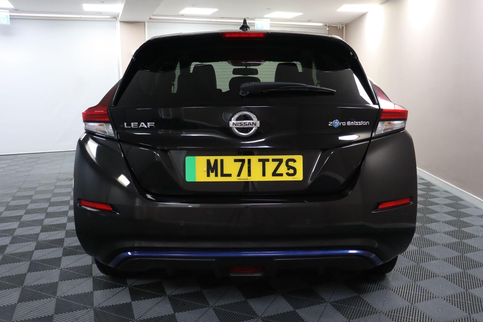 Nissan Leaf view 8