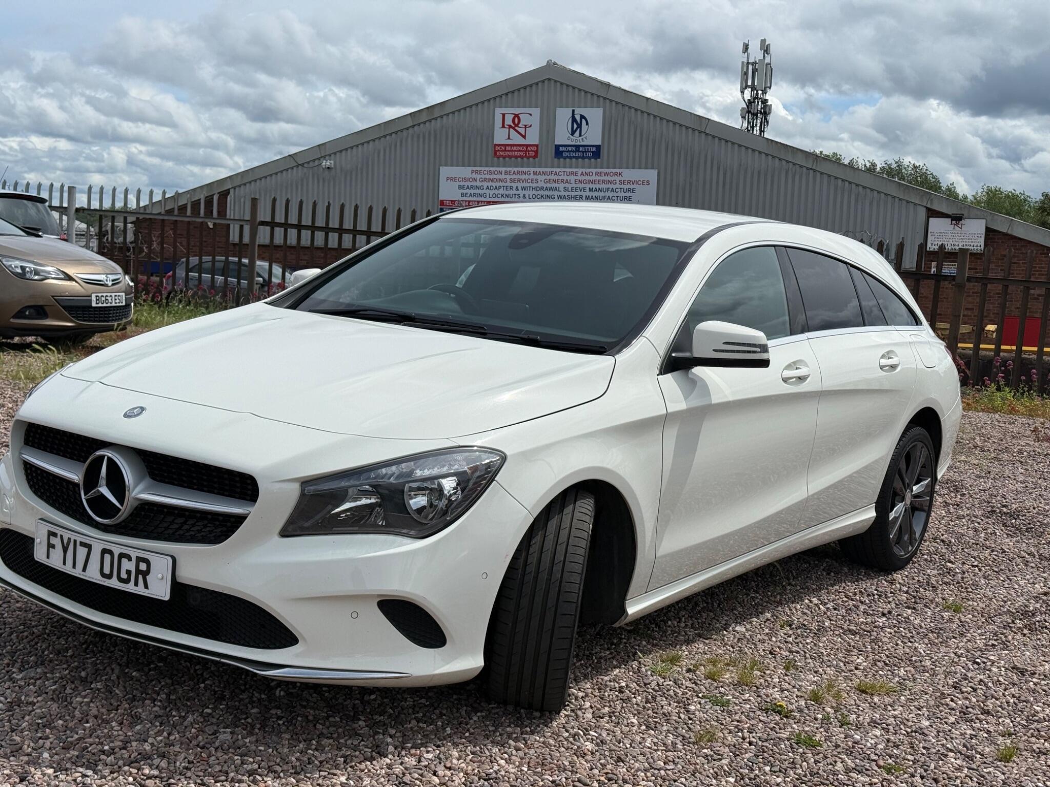 Mercedes-Benz Cla view 2