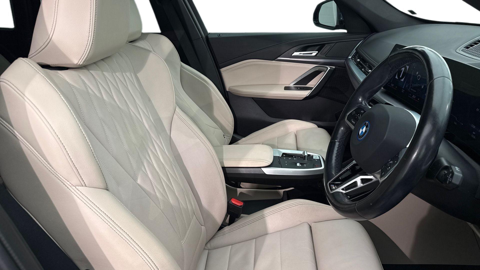 BMW Ix1 view 11