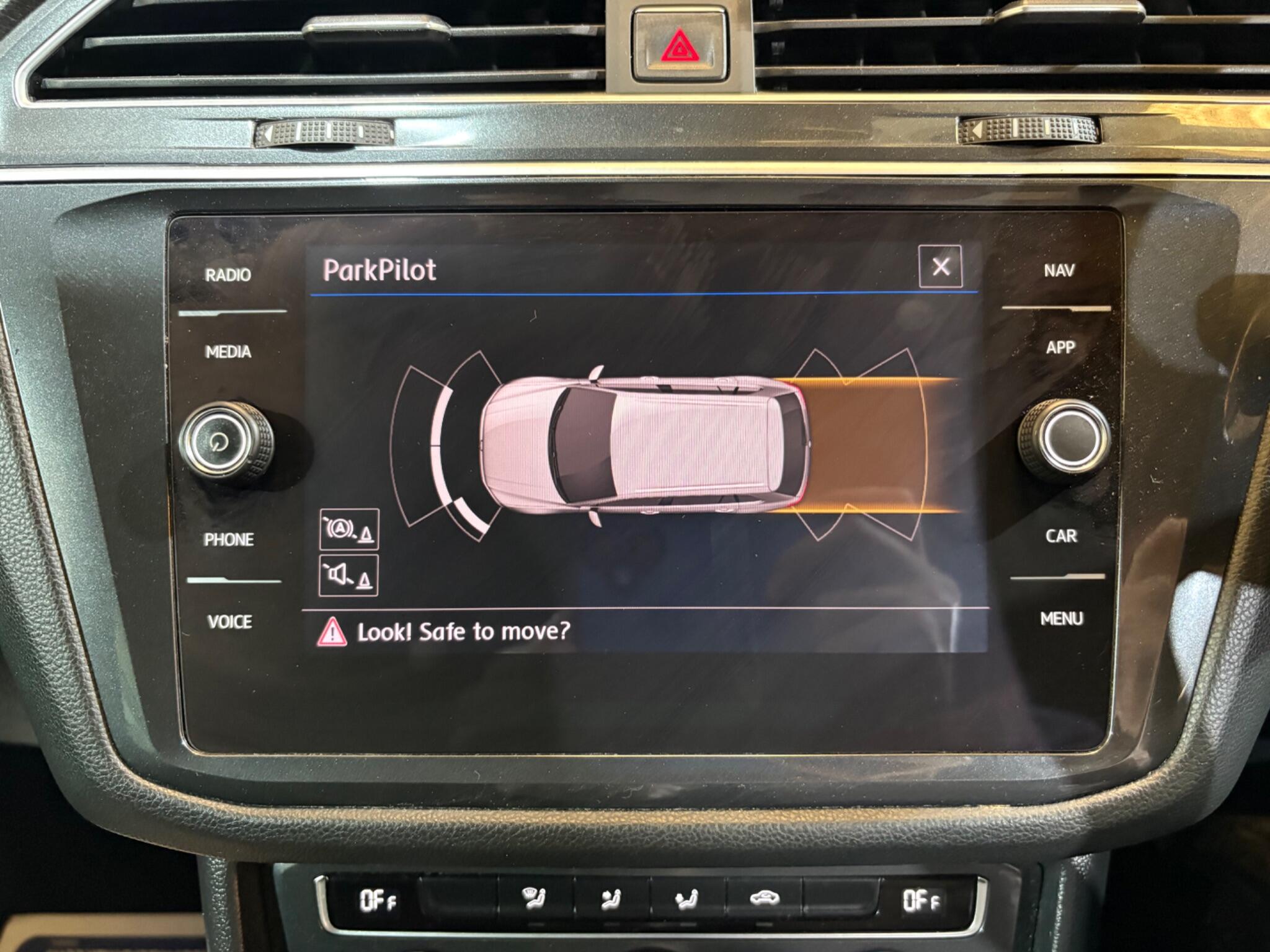 Volkswagen Tiguan view 12