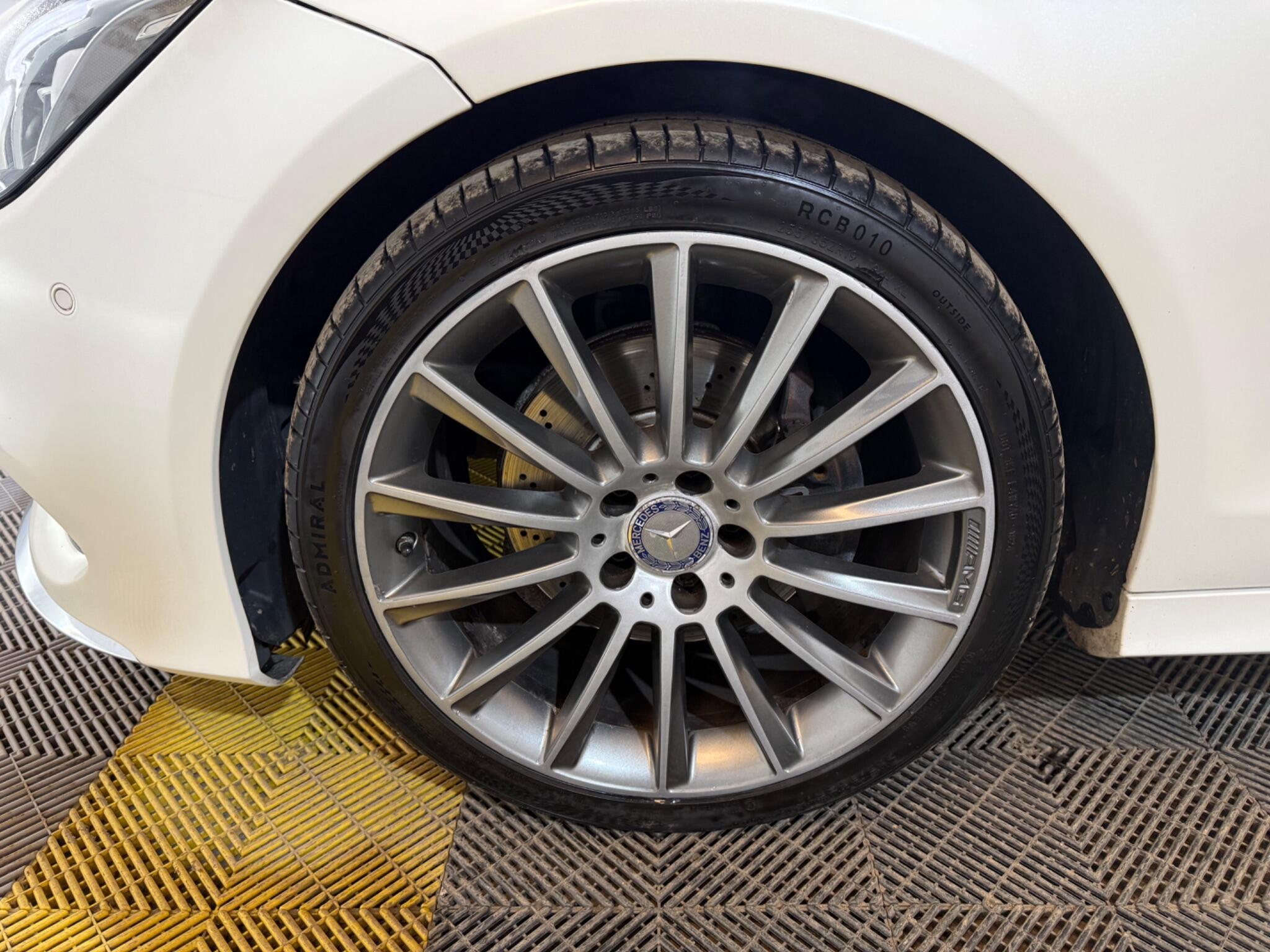Mercedes-Benz CLS view 60