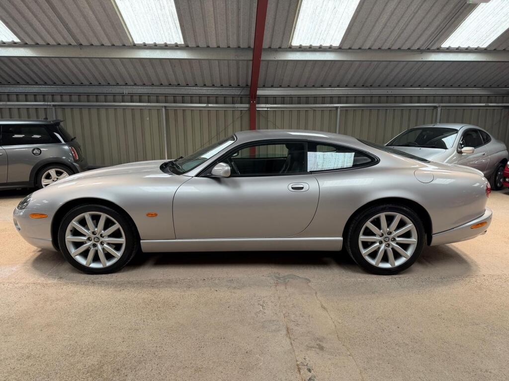 Jaguar XK8 view 6