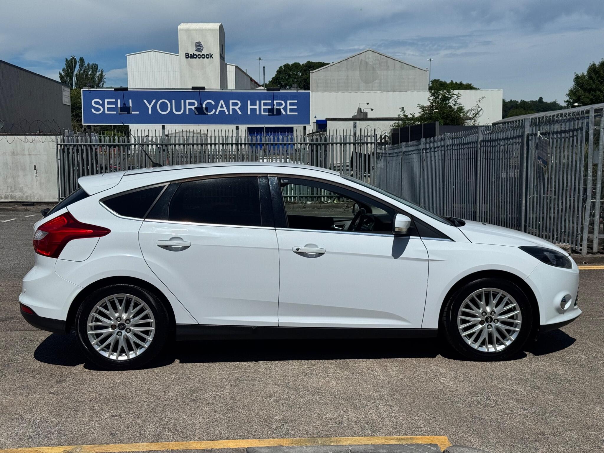 Ford Focus view 16