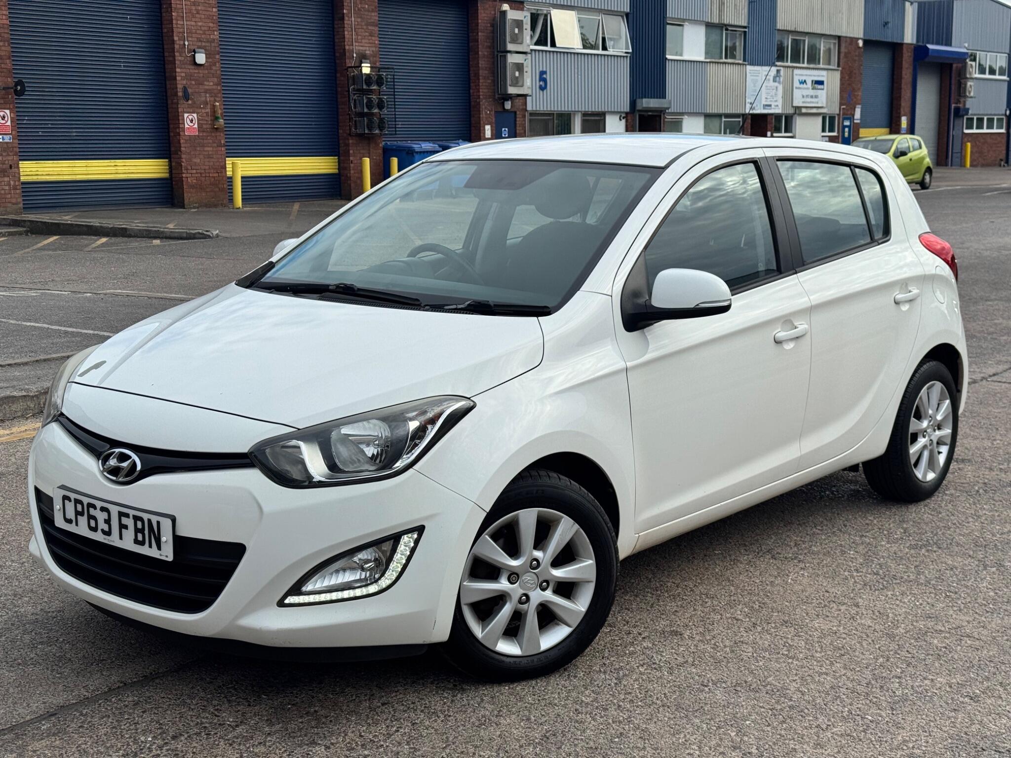 Hyundai i20 view 3
