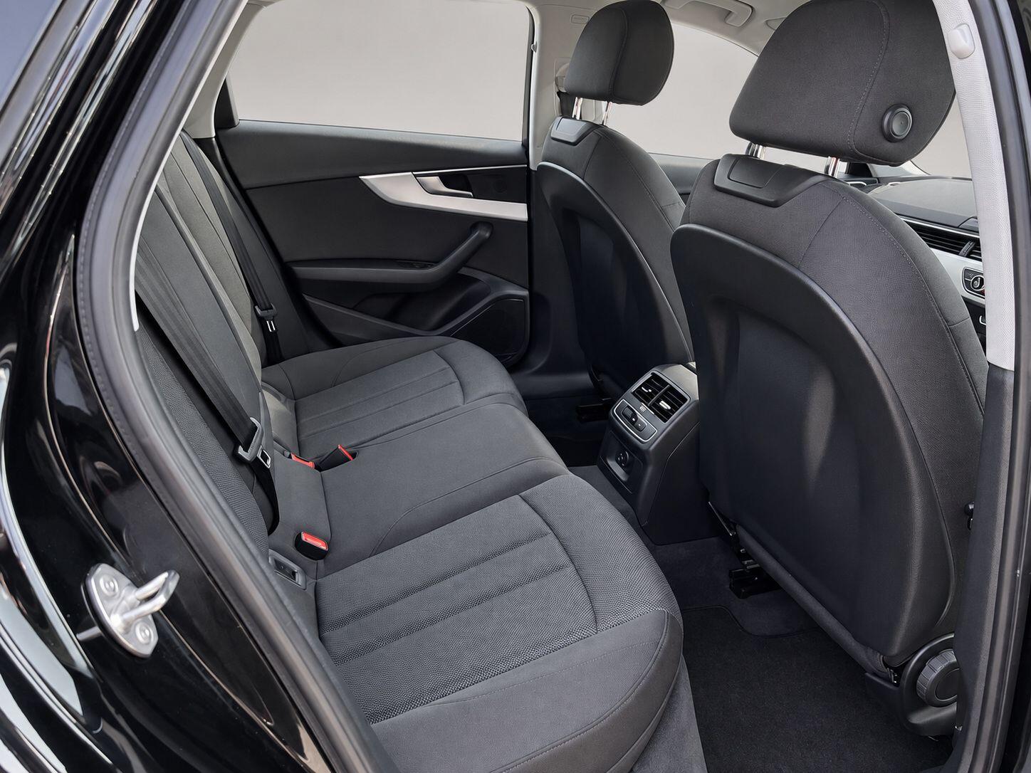 Audi A4 view 33