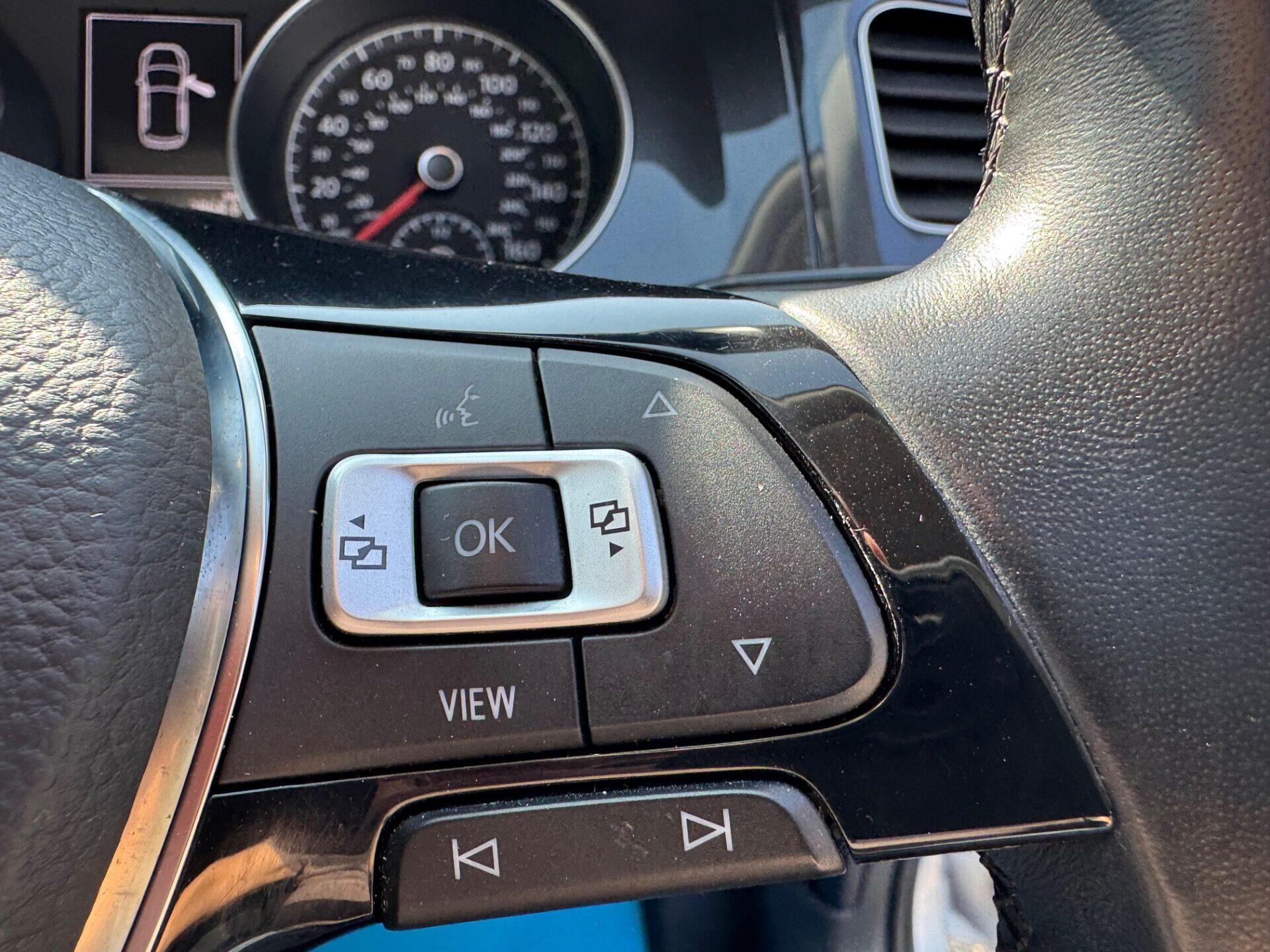 Volkswagen Golf view 58
