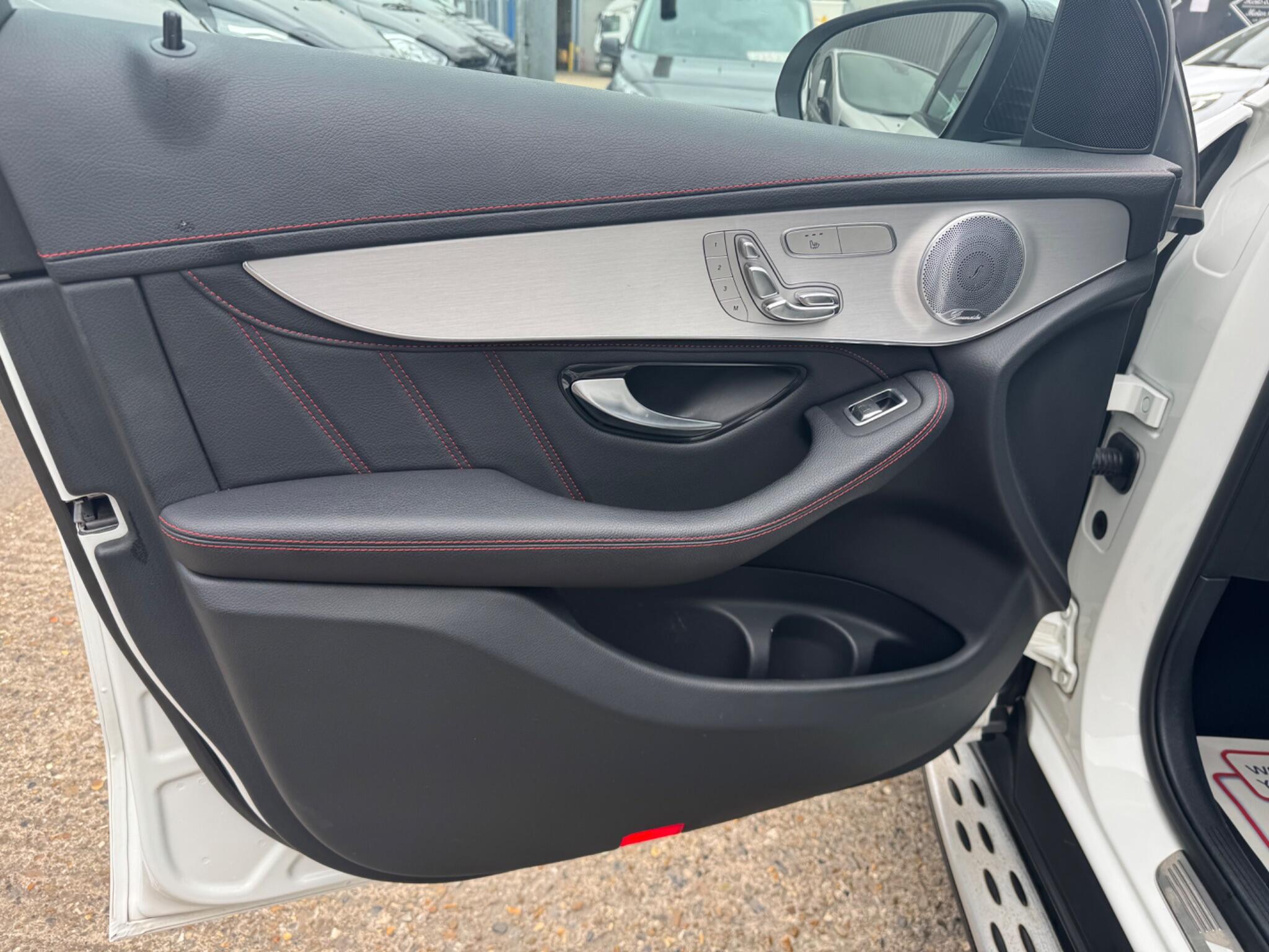 Mercedes-Benz GLC view 38