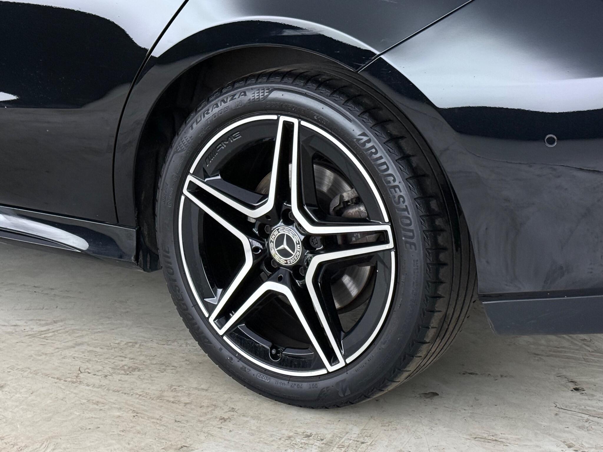 Mercedes-Benz Cla view 9