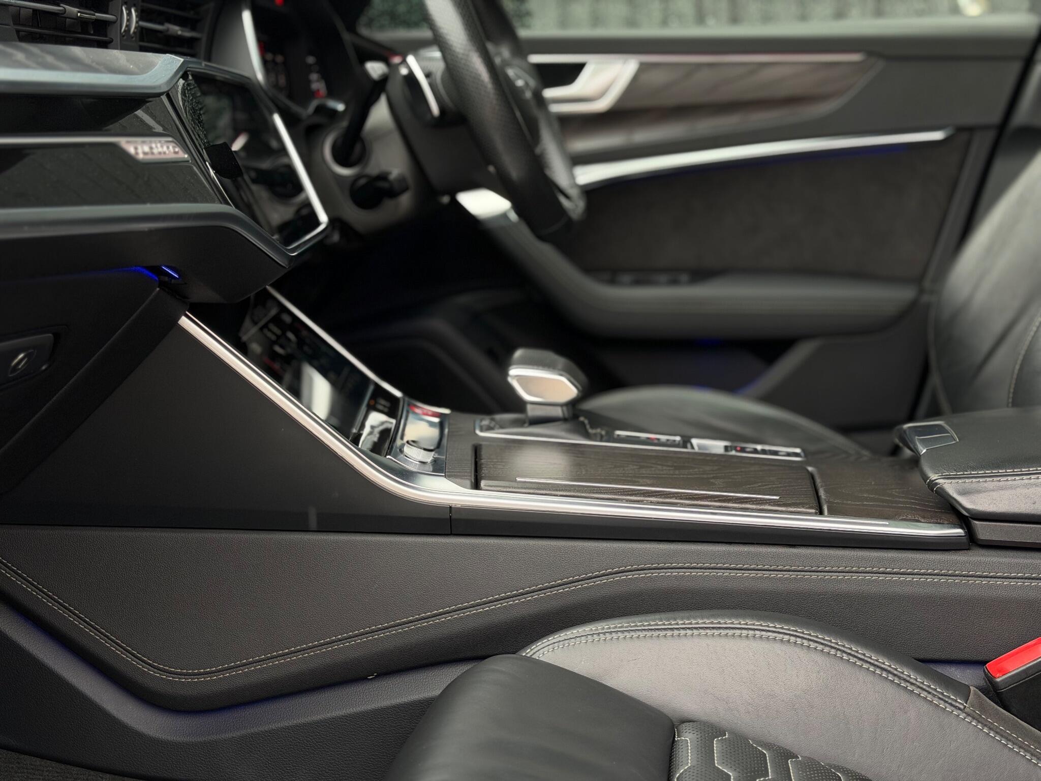 Audi RS6 view 9