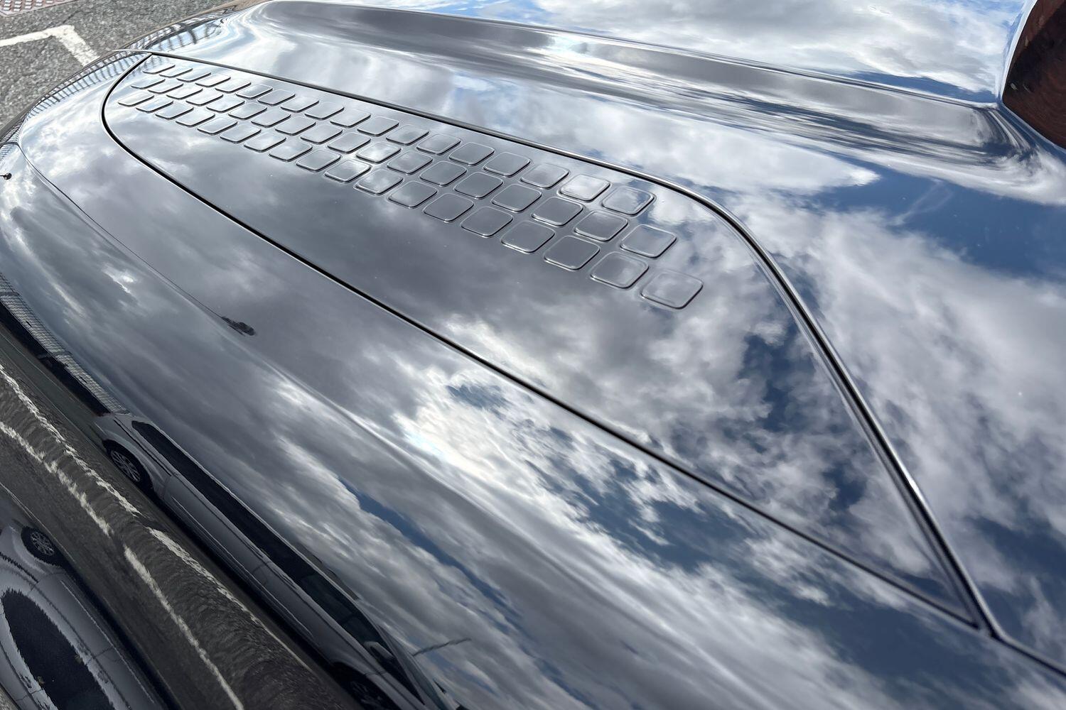 Land Rover Defender view 24
