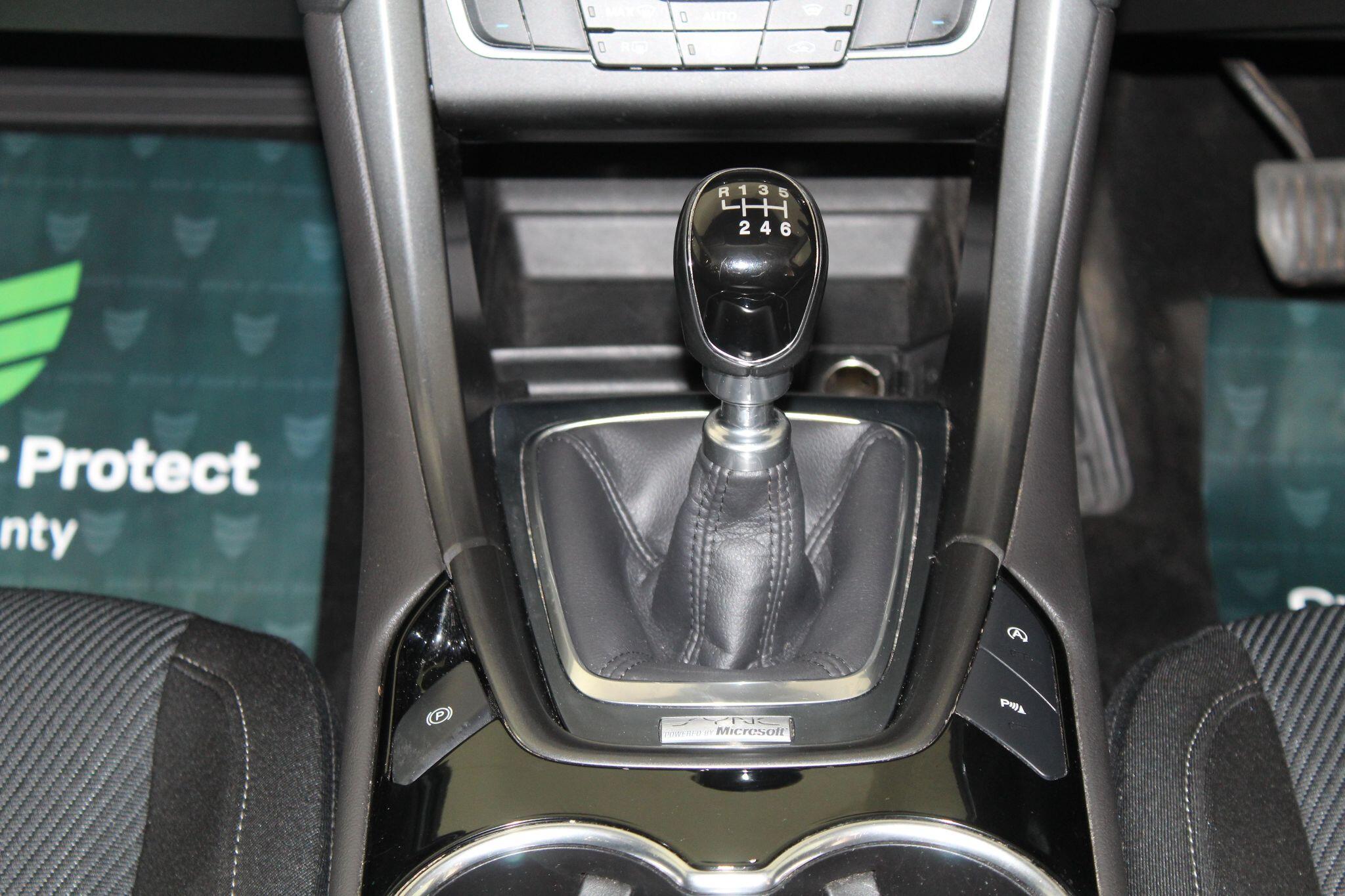 Ford Mondeo view 40