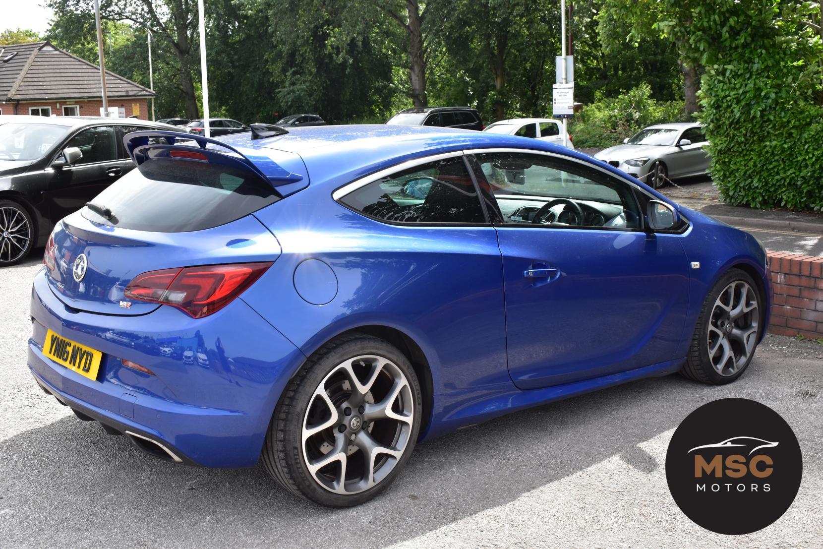 Vauxhall Astra GTC view 18