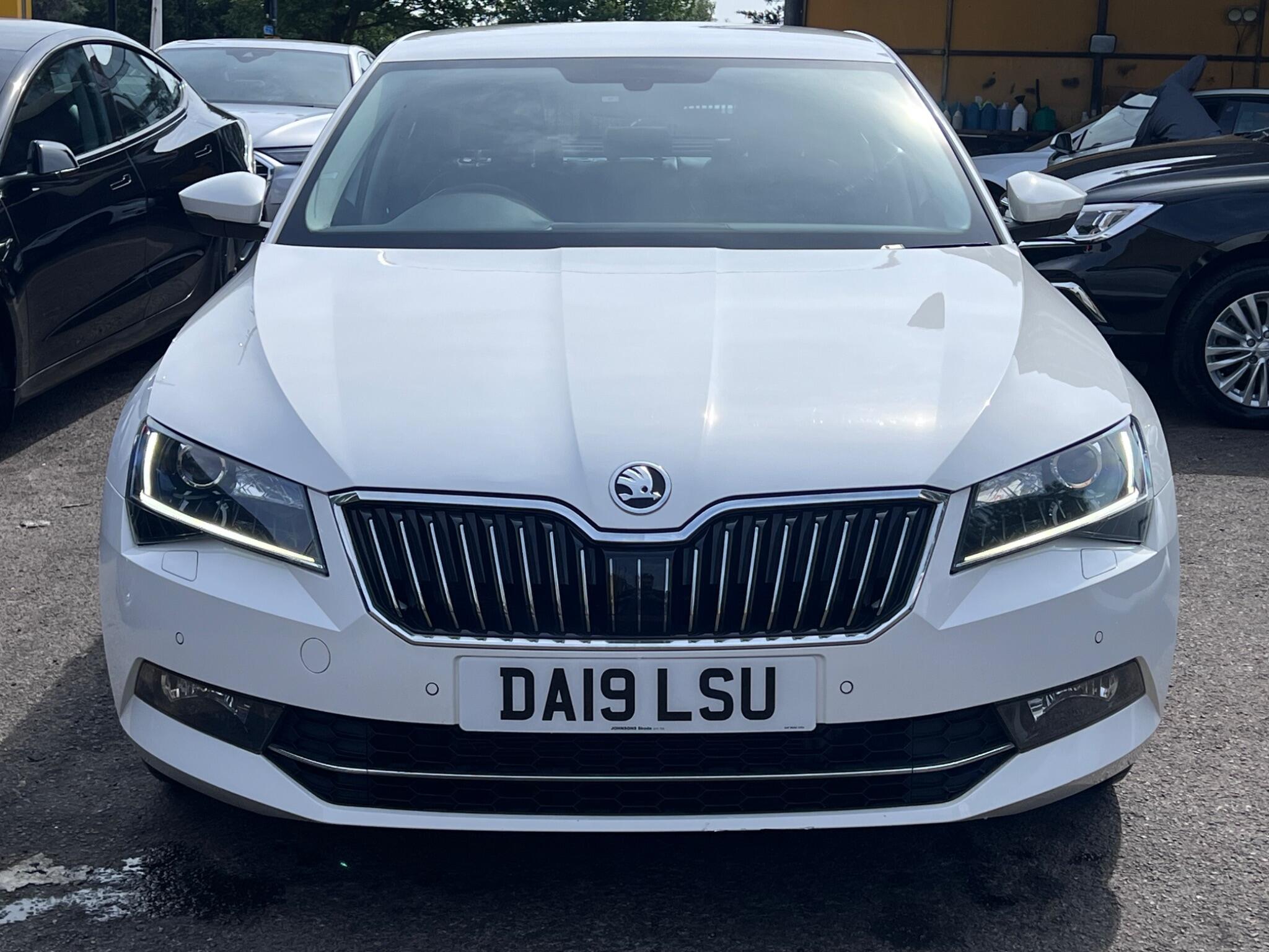 Skoda Superb view 3