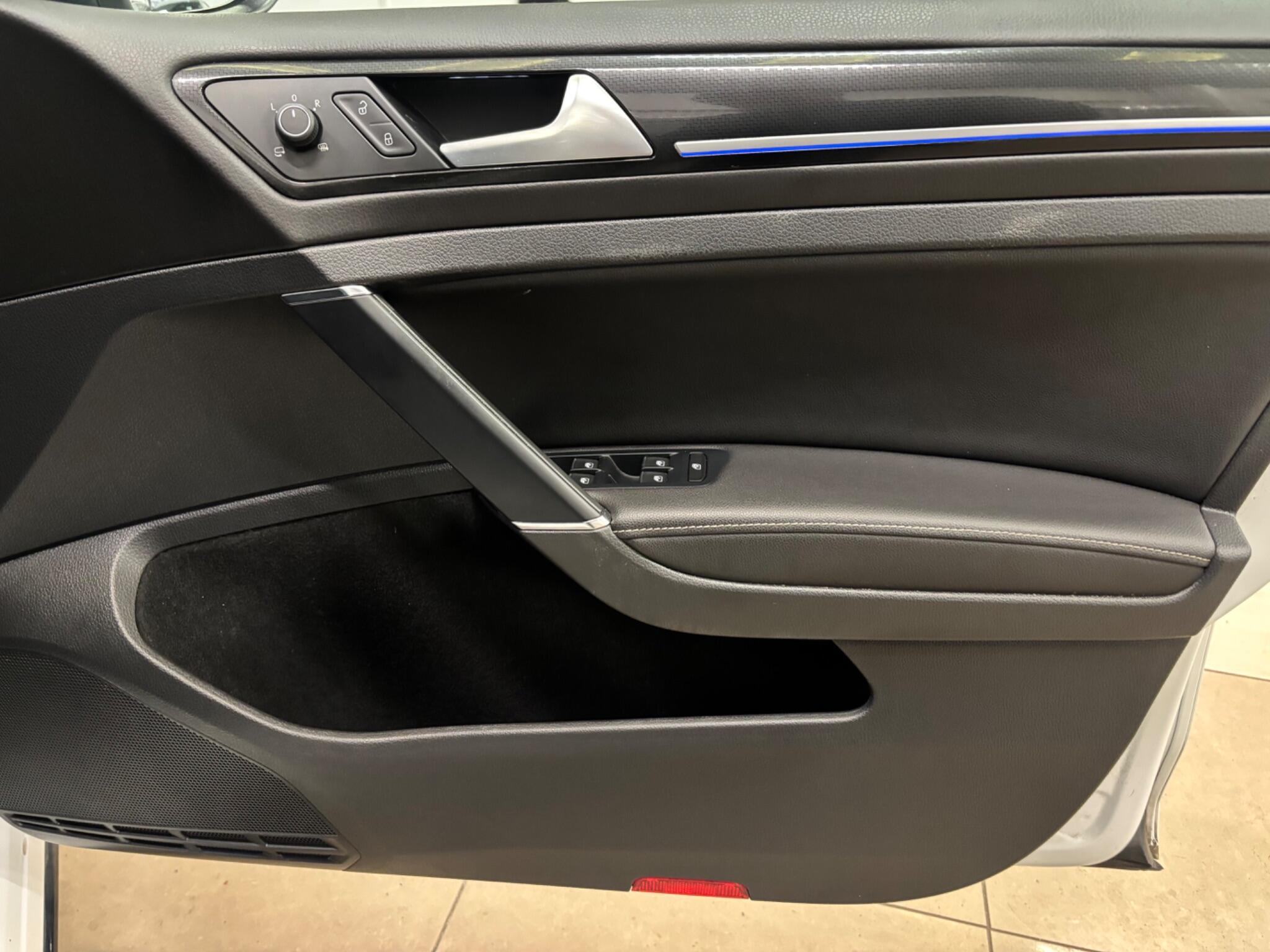 Volkswagen Golf view 7
