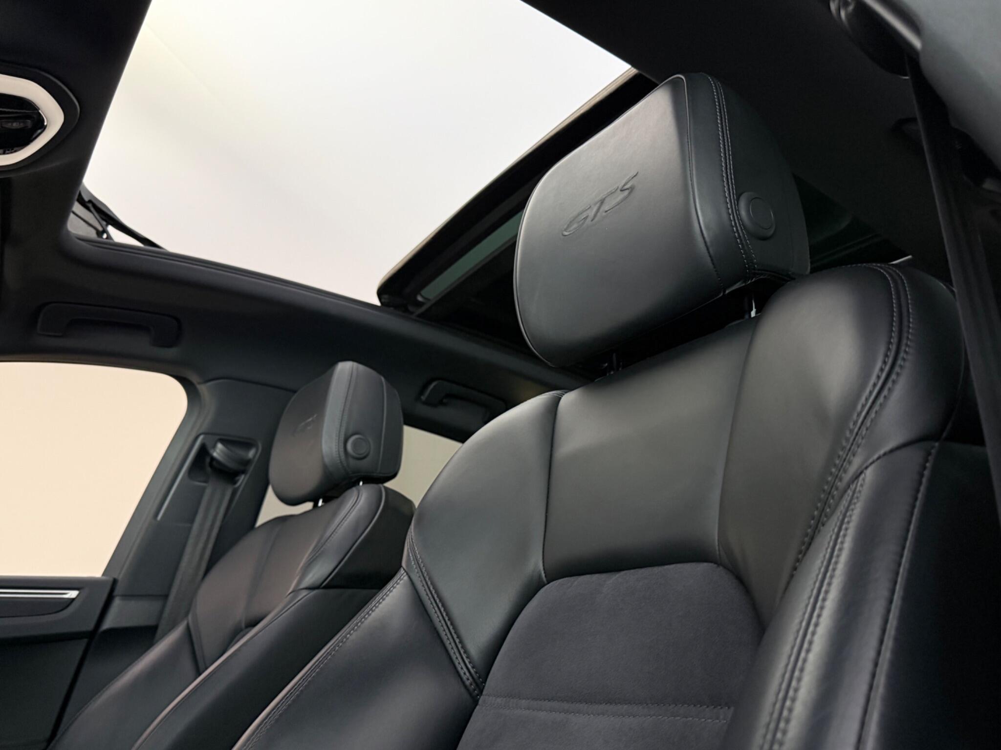 Porsche Macan view 56