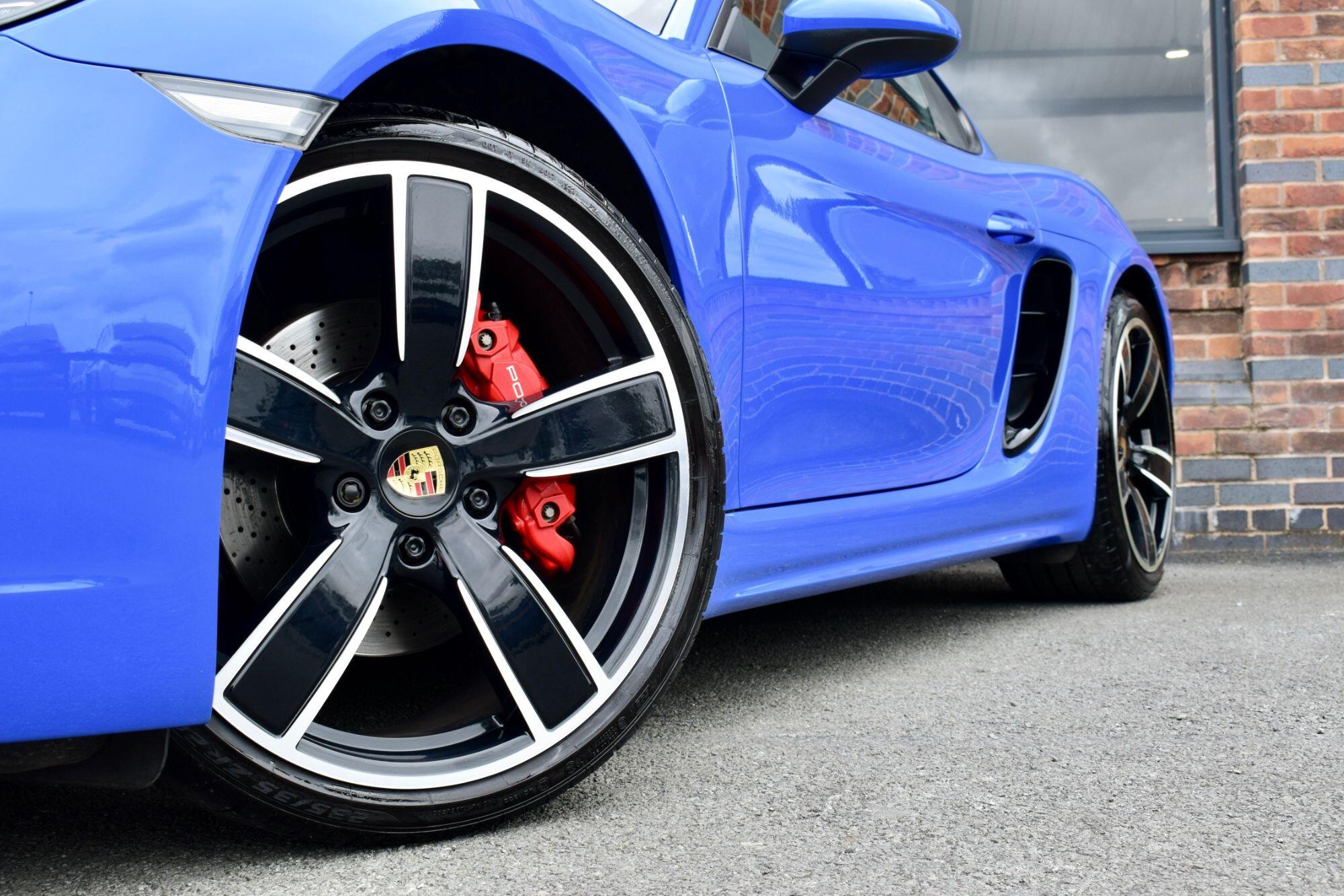 Porsche Cayman view 39