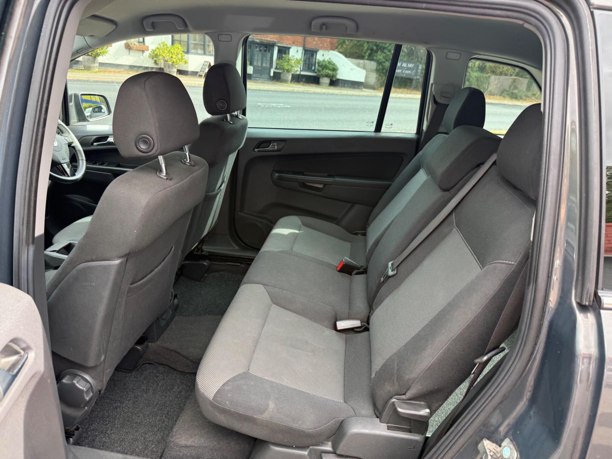 Vauxhall Zafira view 16