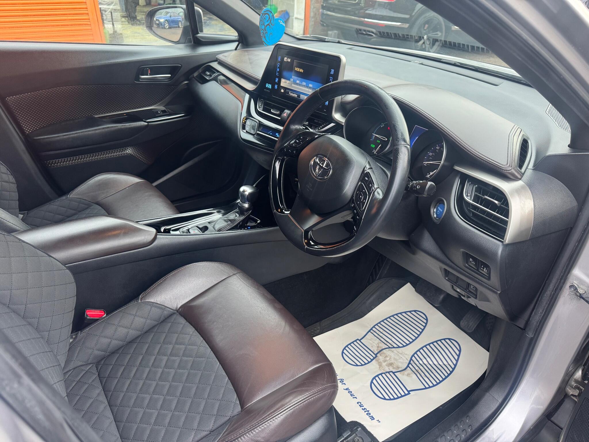 Toyota C-HR view 9