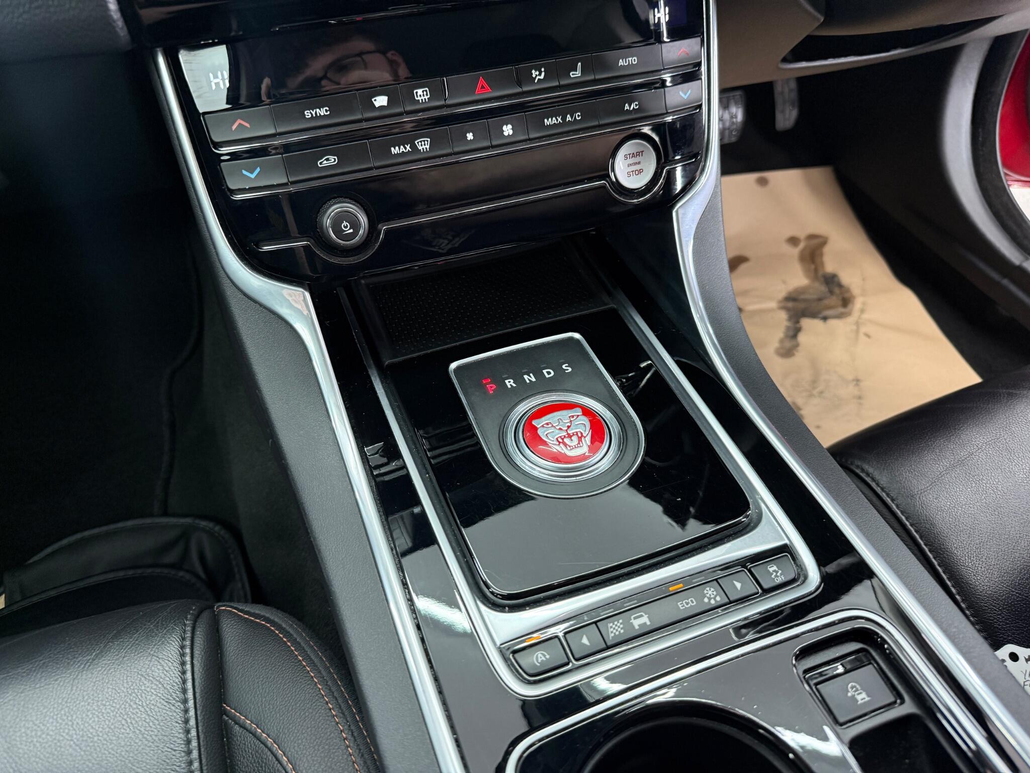 Jaguar Xe view 42