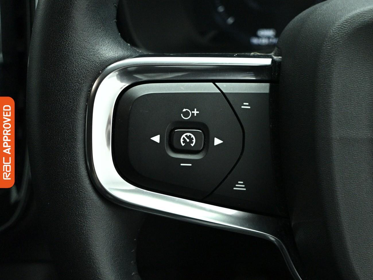 Volvo XC40 view 19