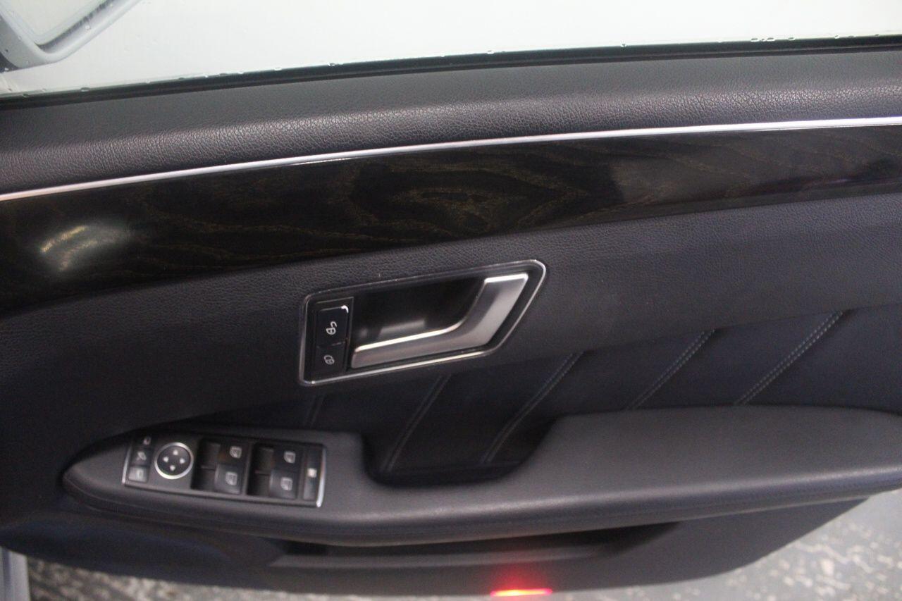 Mercedes-Benz E-Class view 49
