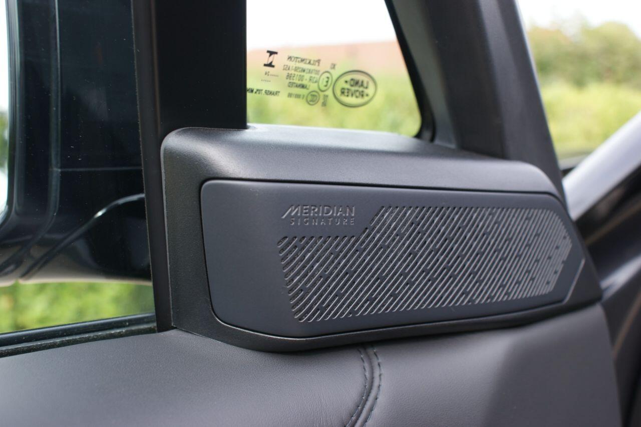 Land Rover Range Rover view 21