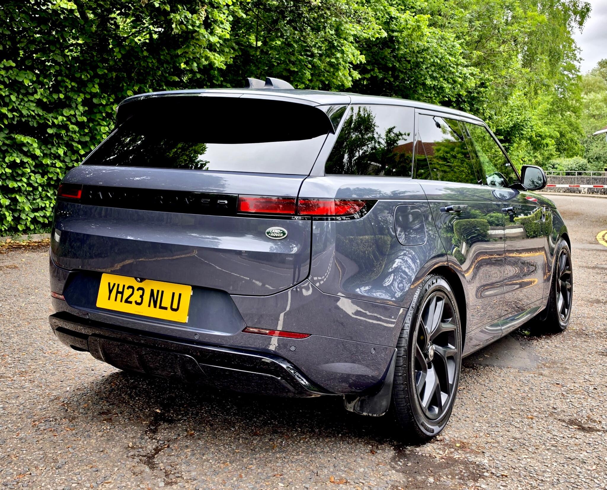 Land Rover Range Rover Sport view 11
