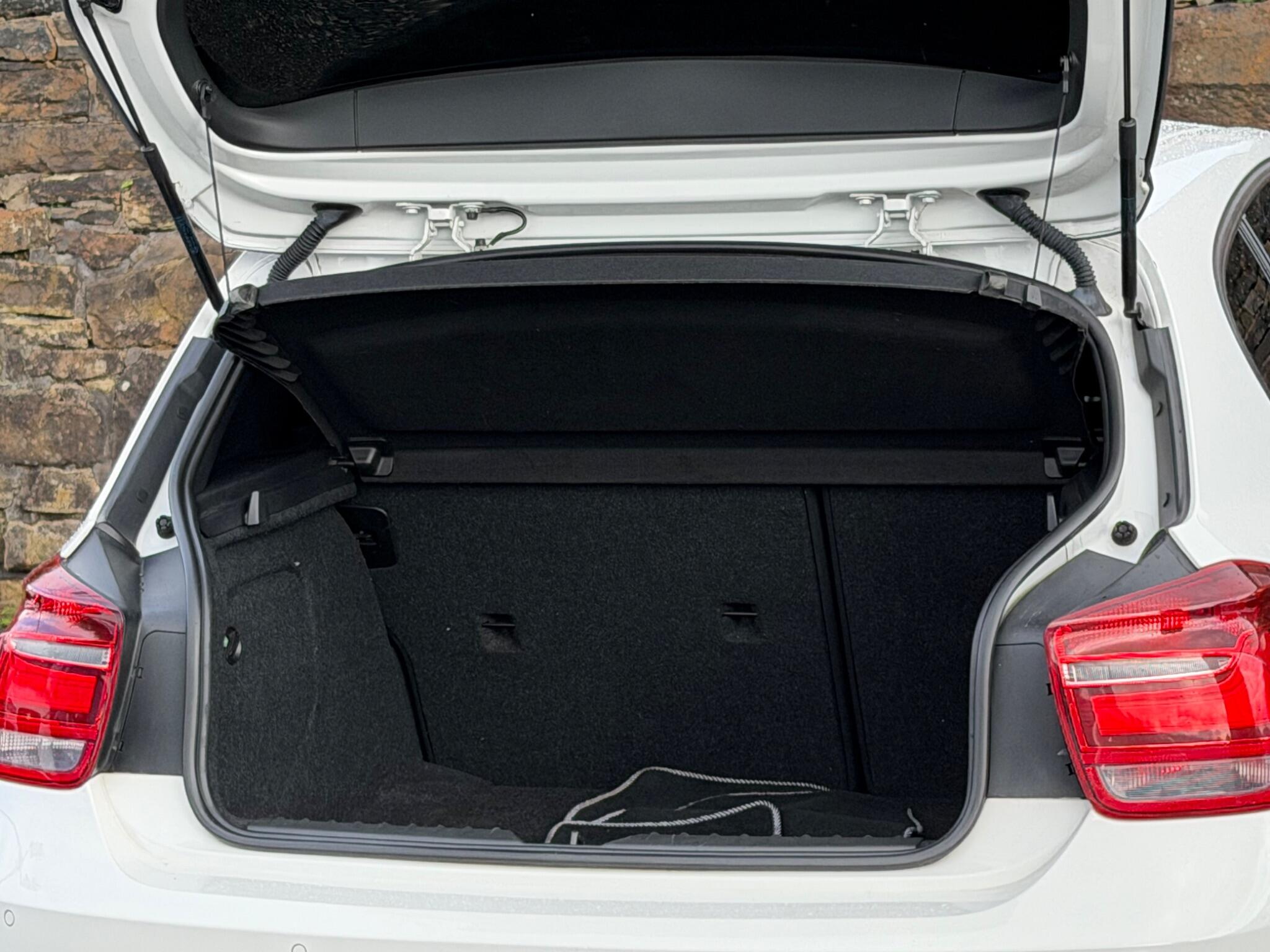 BMW 1 Series view 19