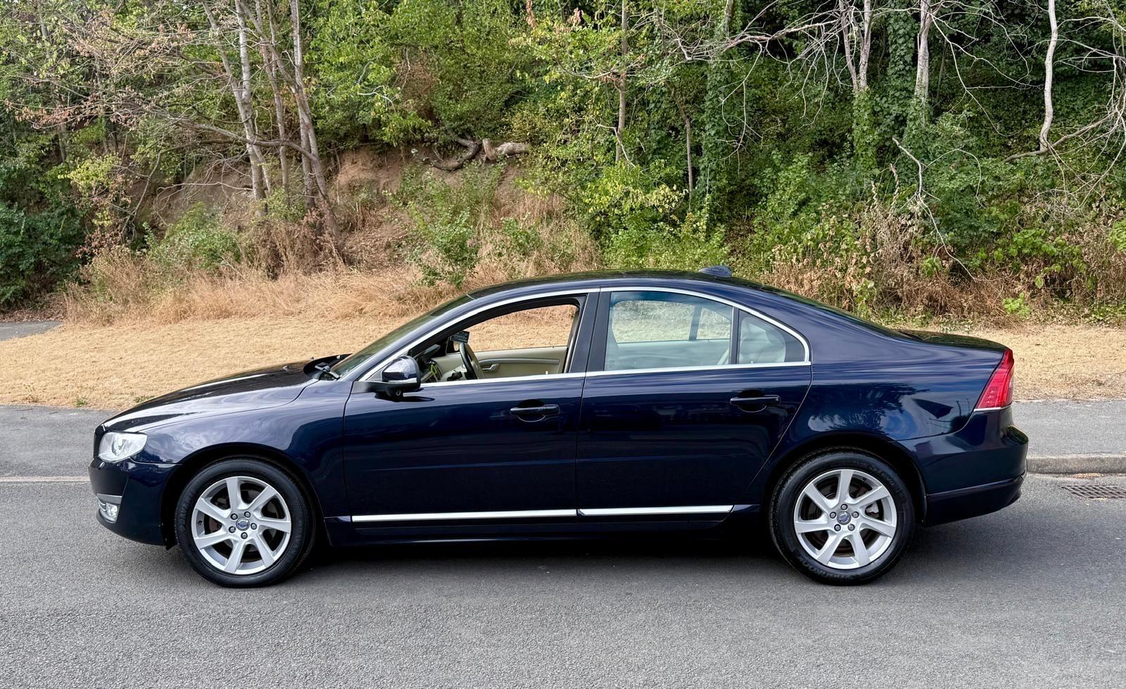Volvo S80 view 3