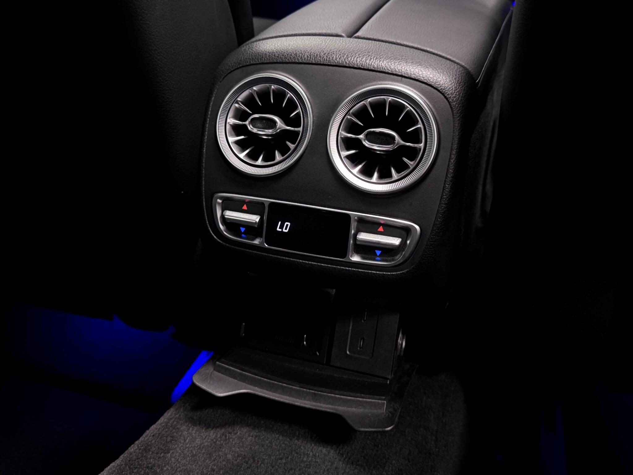 Mercedes-Benz E-Class view 16